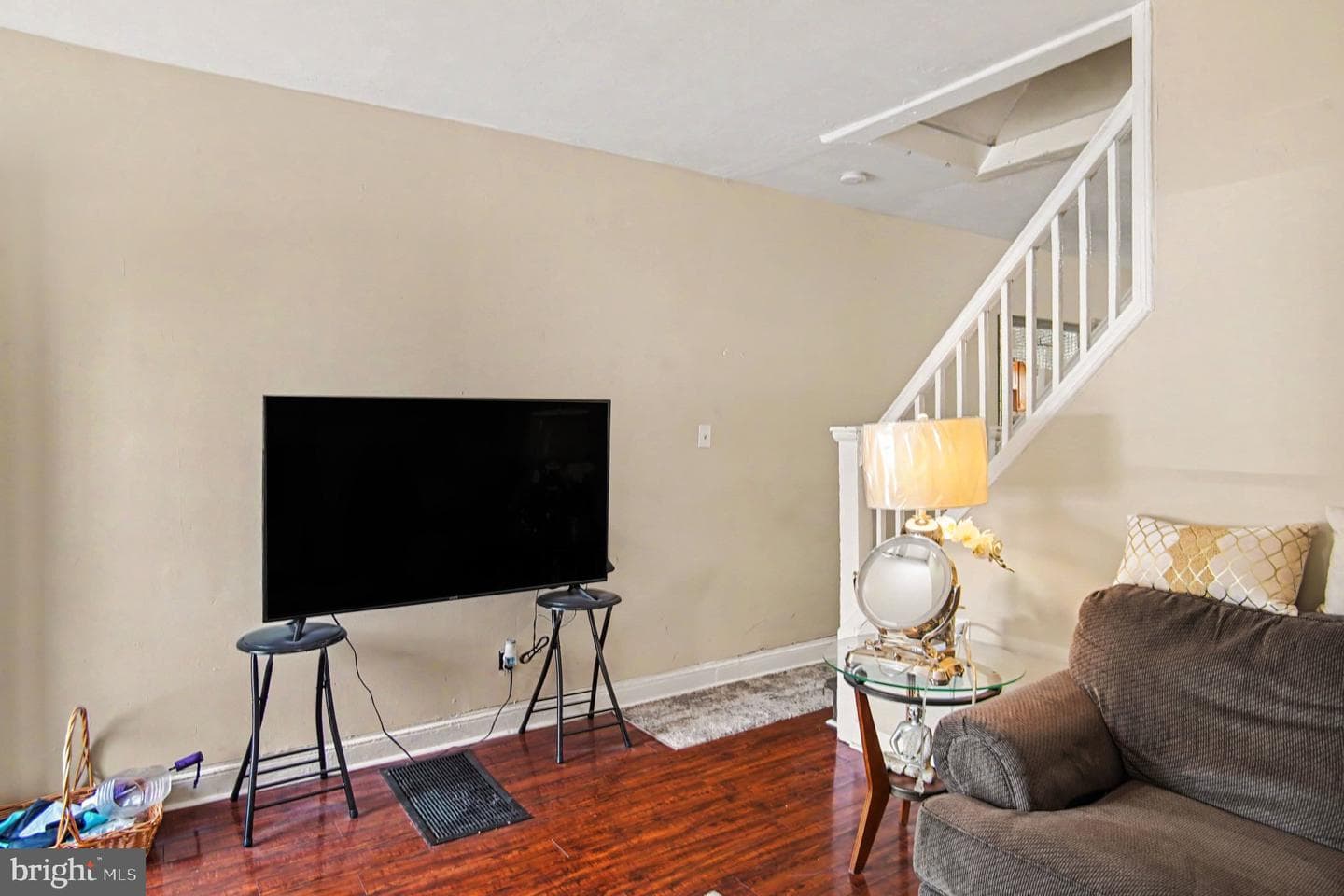 491 Pond Street photo 9