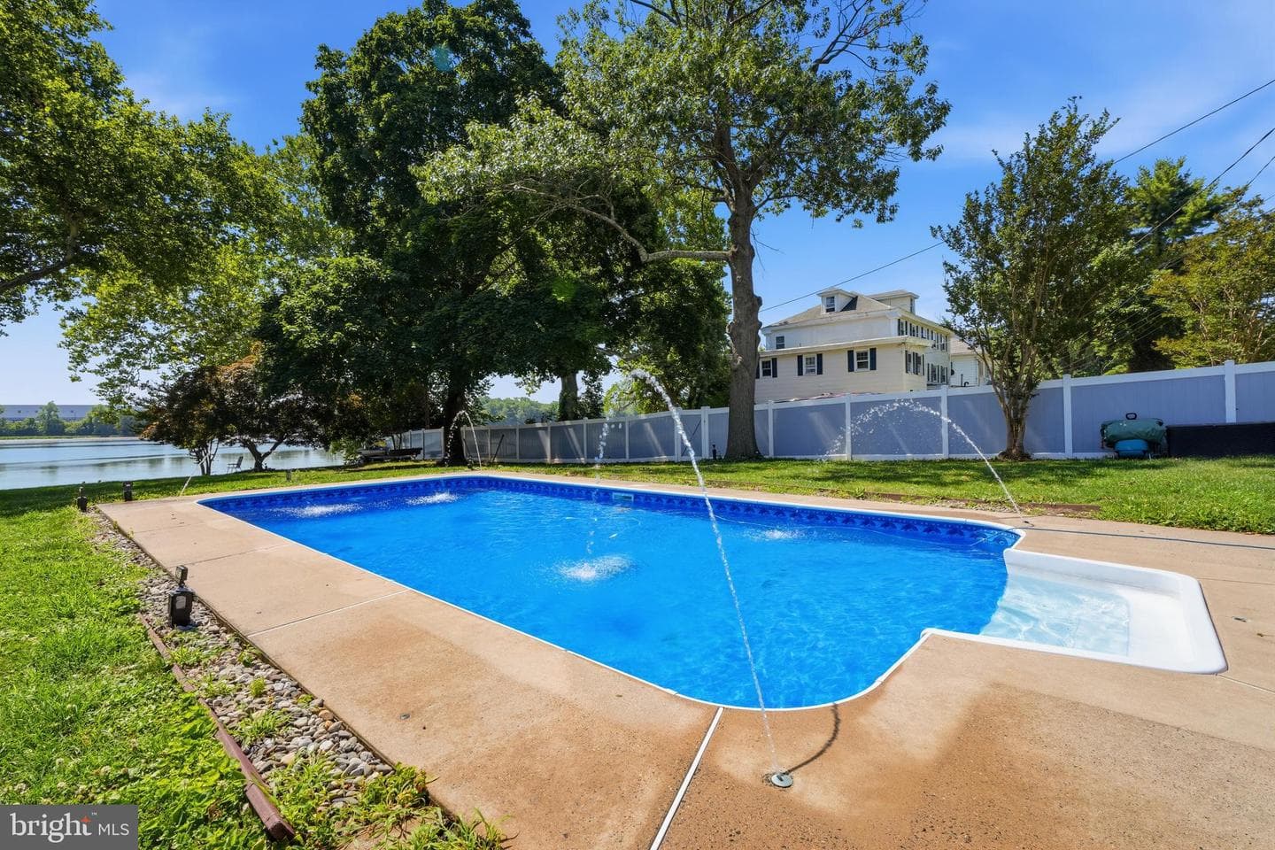 7105 Riverview Avenue photo 38
