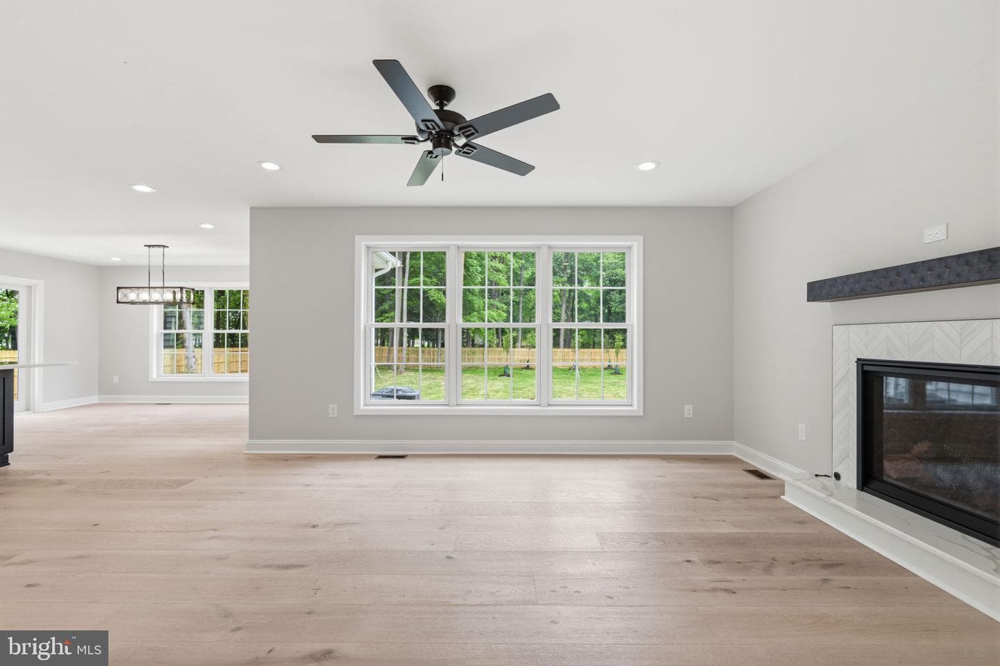 151 E Highland Avenue photo 6