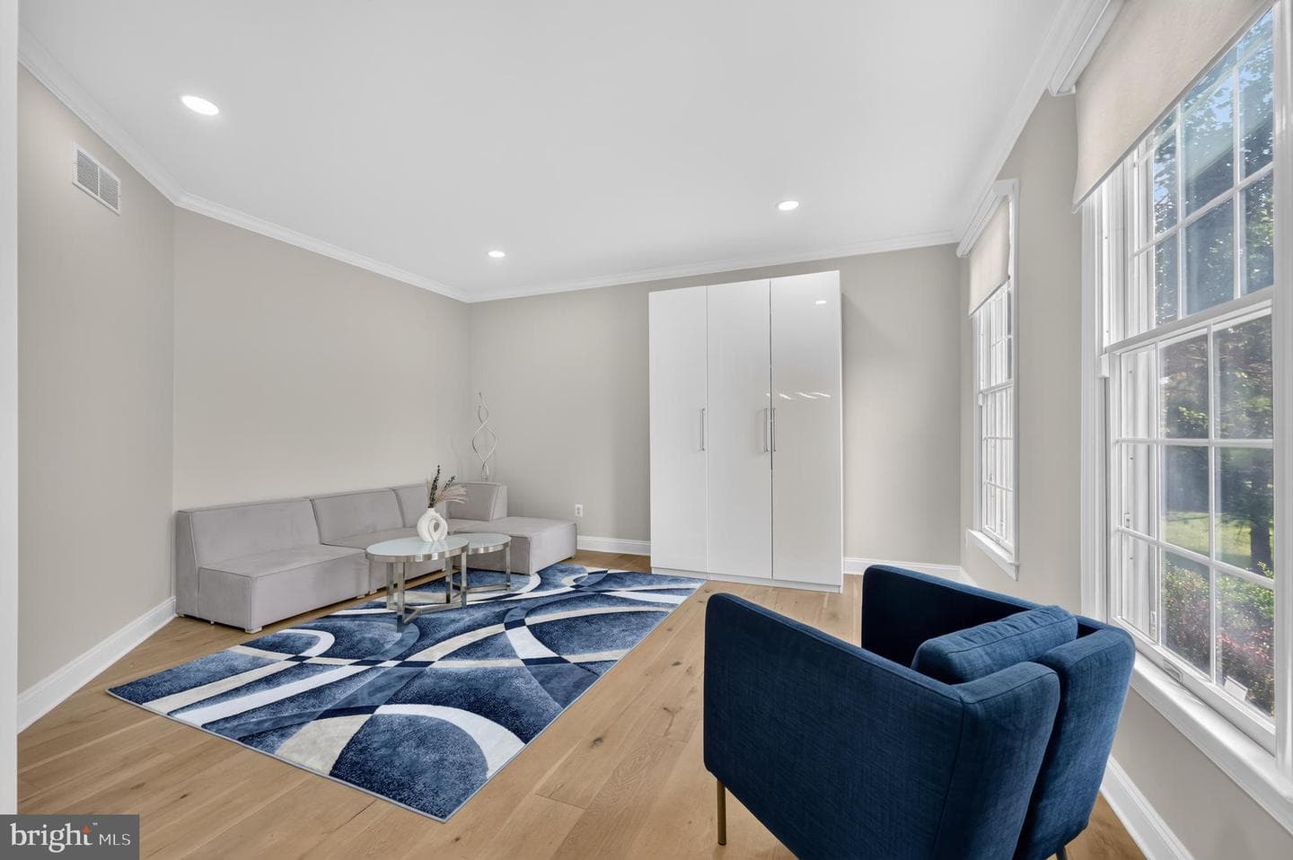5 Dorchester Lane photo 6