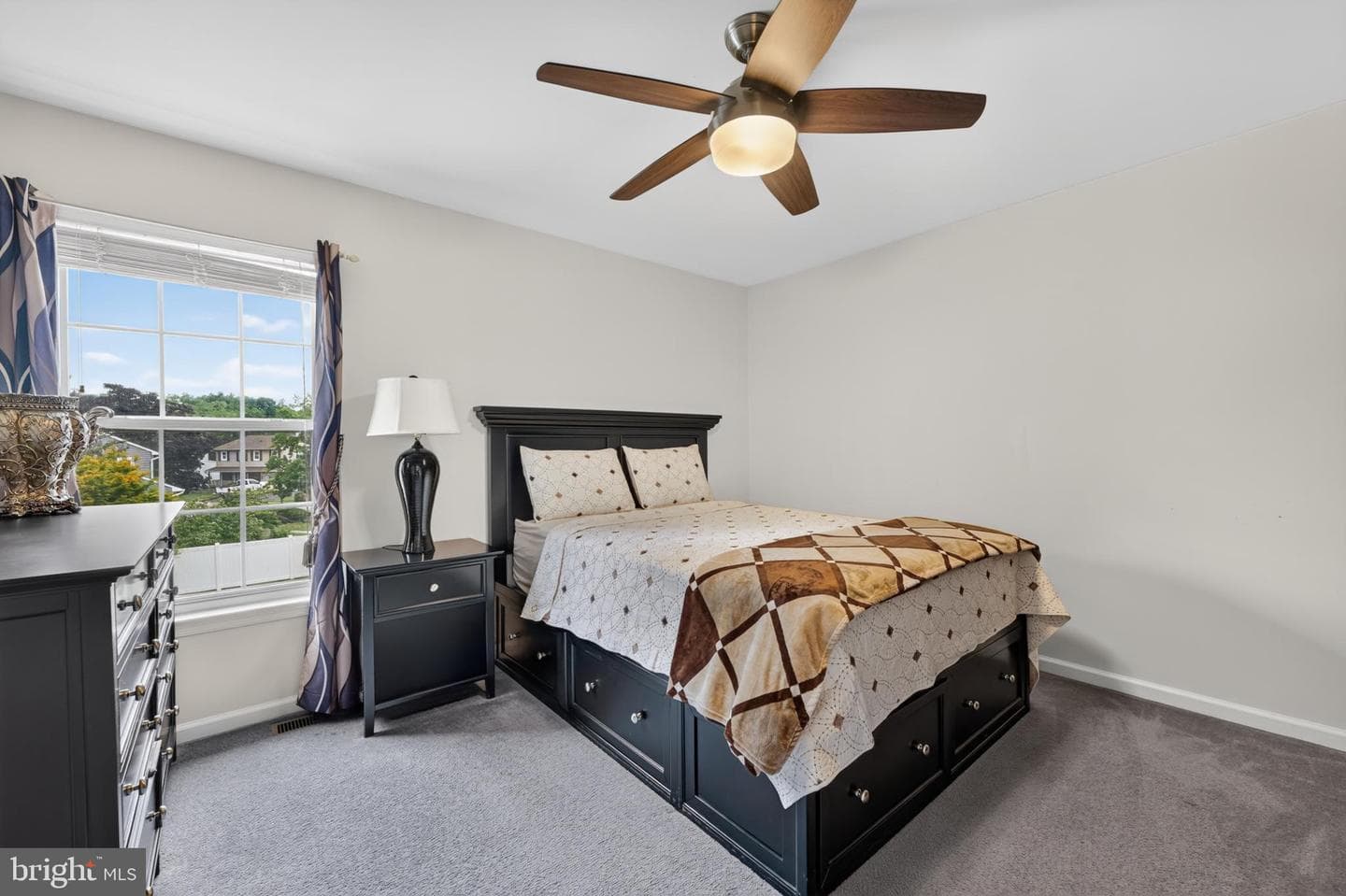 16 Amesbury Road photo 31