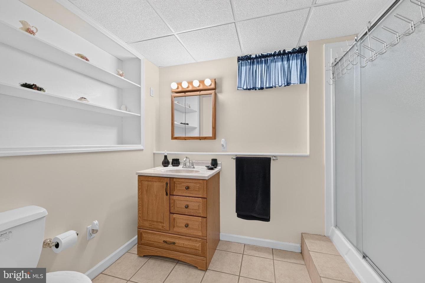 16 Amesbury Road photo 38