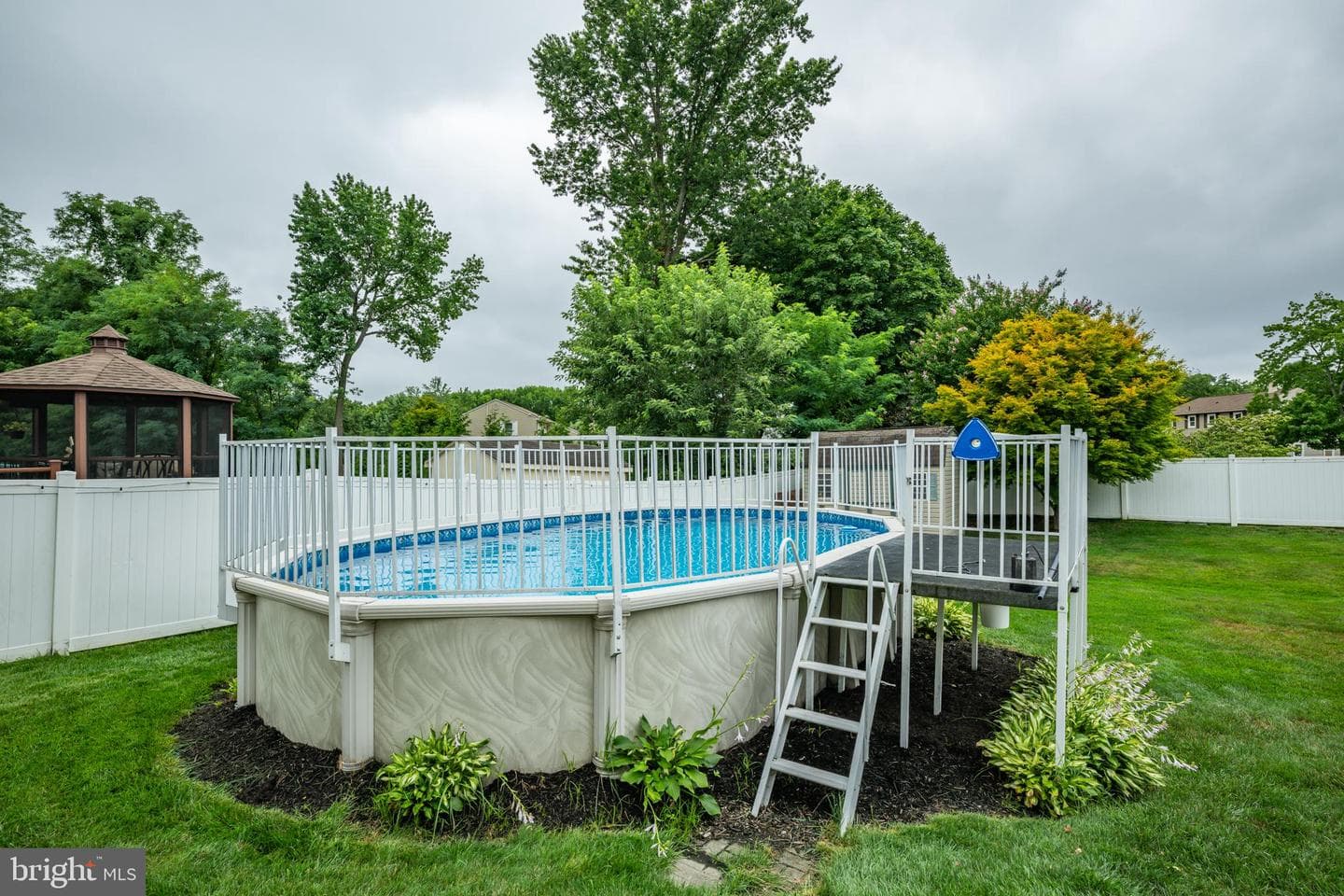16 Amesbury Road photo 42