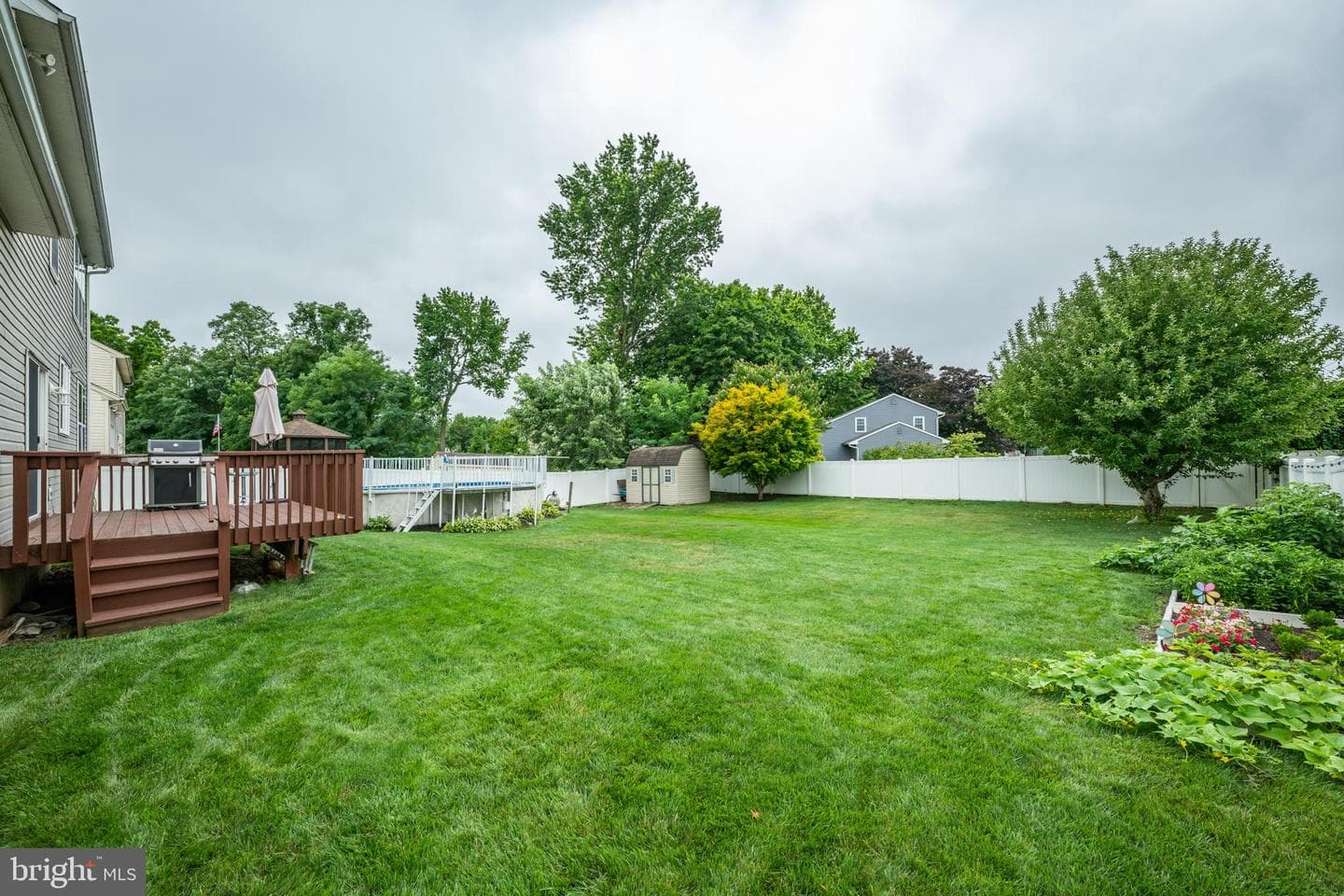 16 Amesbury Road photo 44