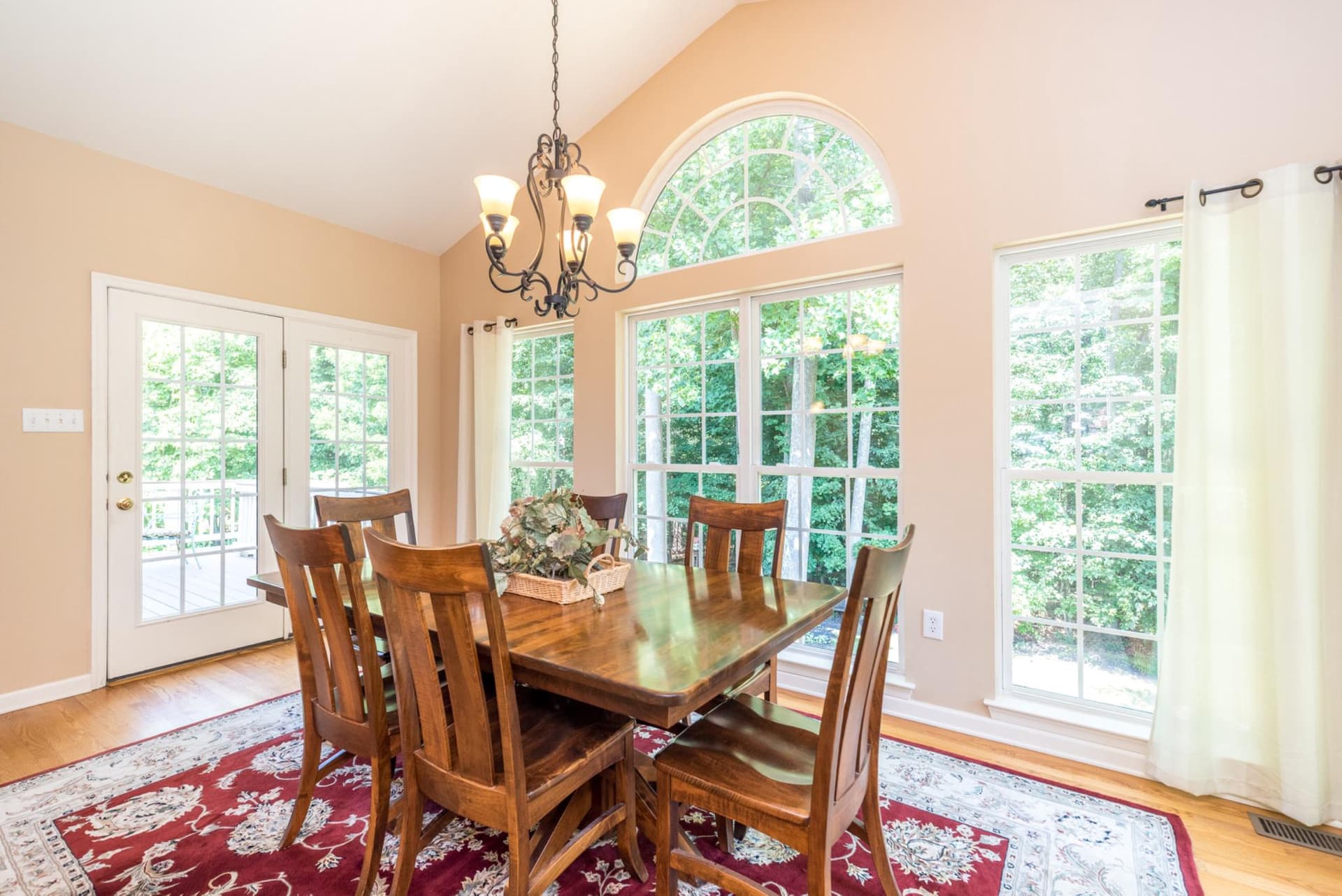 1876 Sycamore Drive photo 22