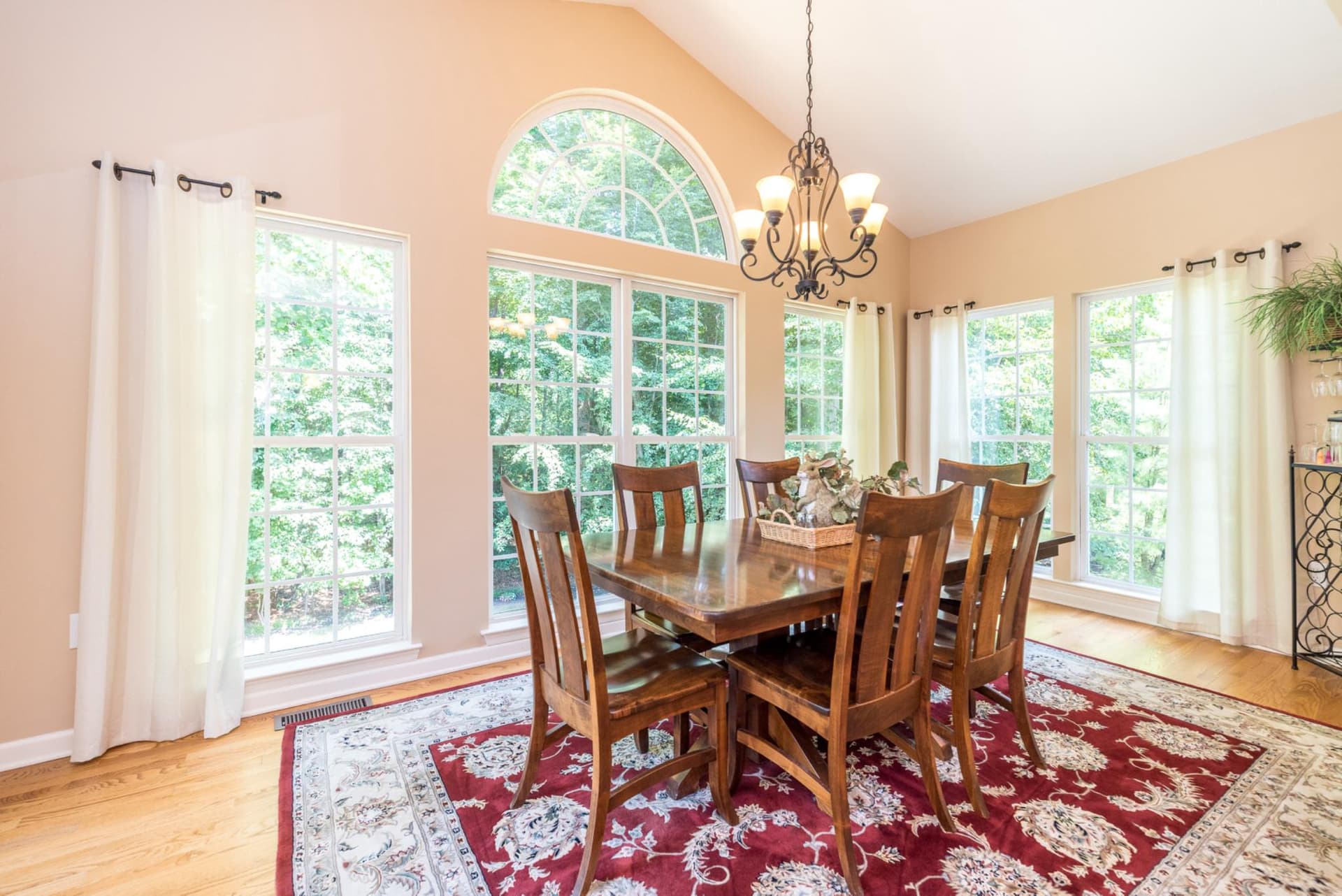 1876 Sycamore Drive photo 24