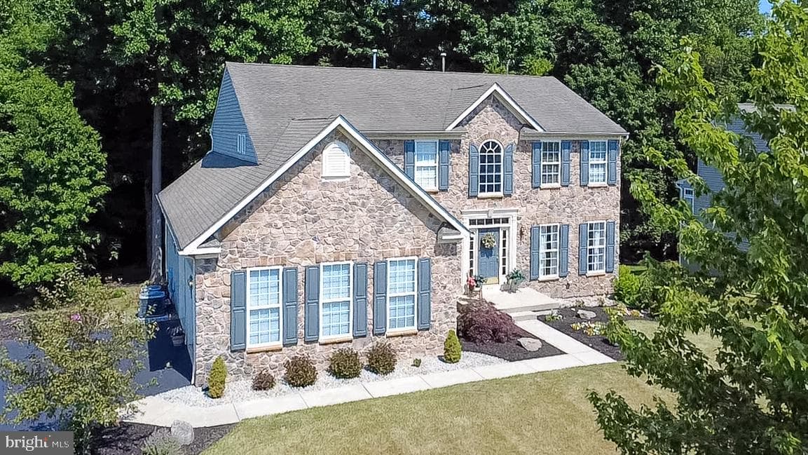 1876 Sycamore Drive photo 4