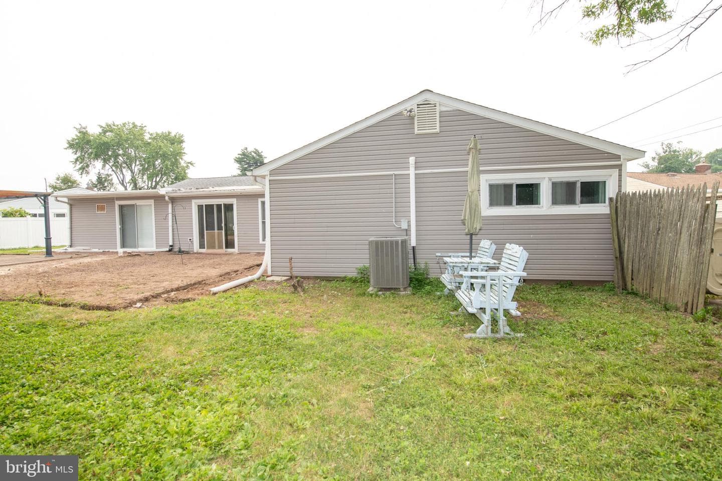 51 Serpentine Lane photo 34