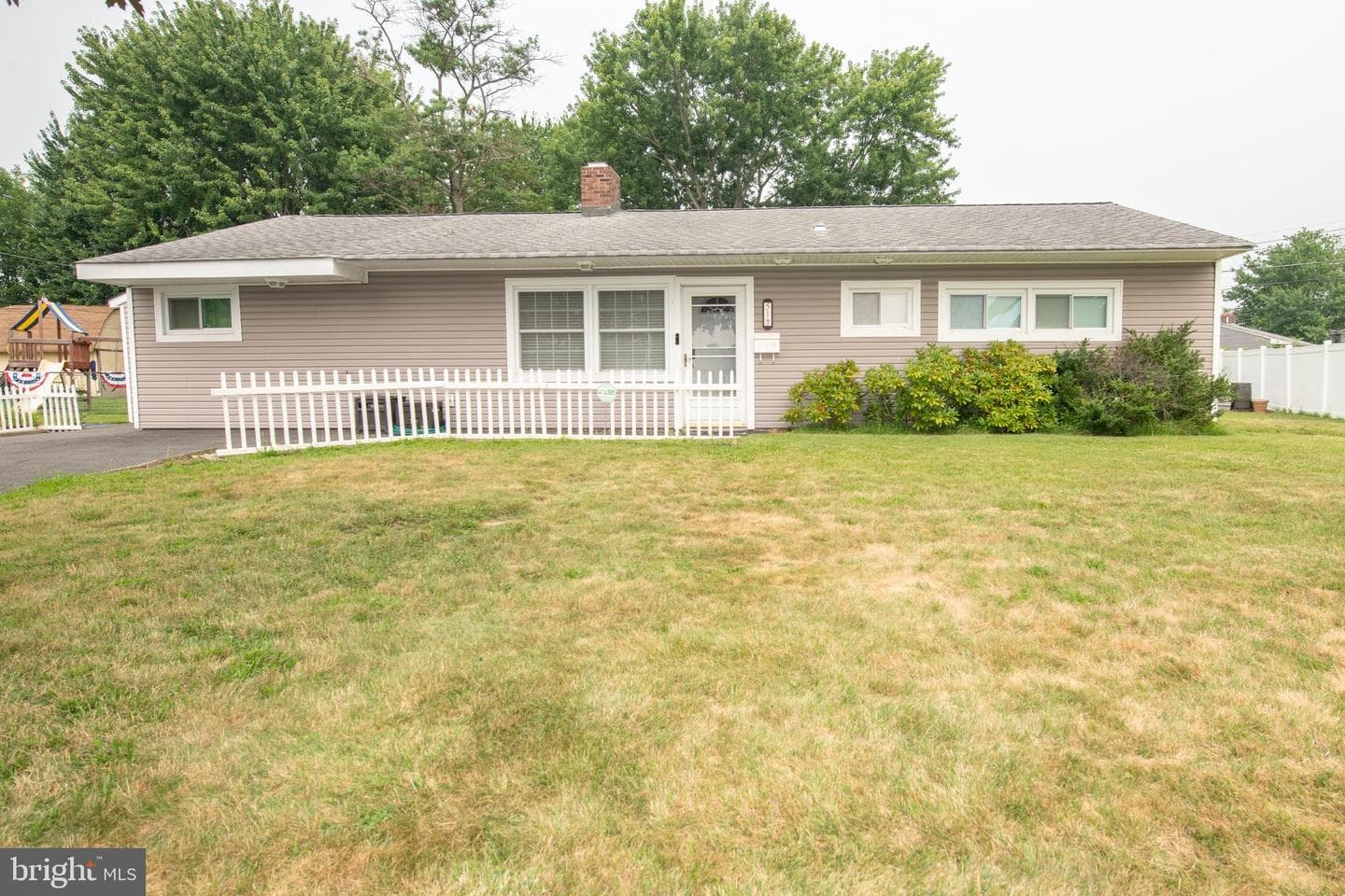 51 Serpentine Lane photo 37