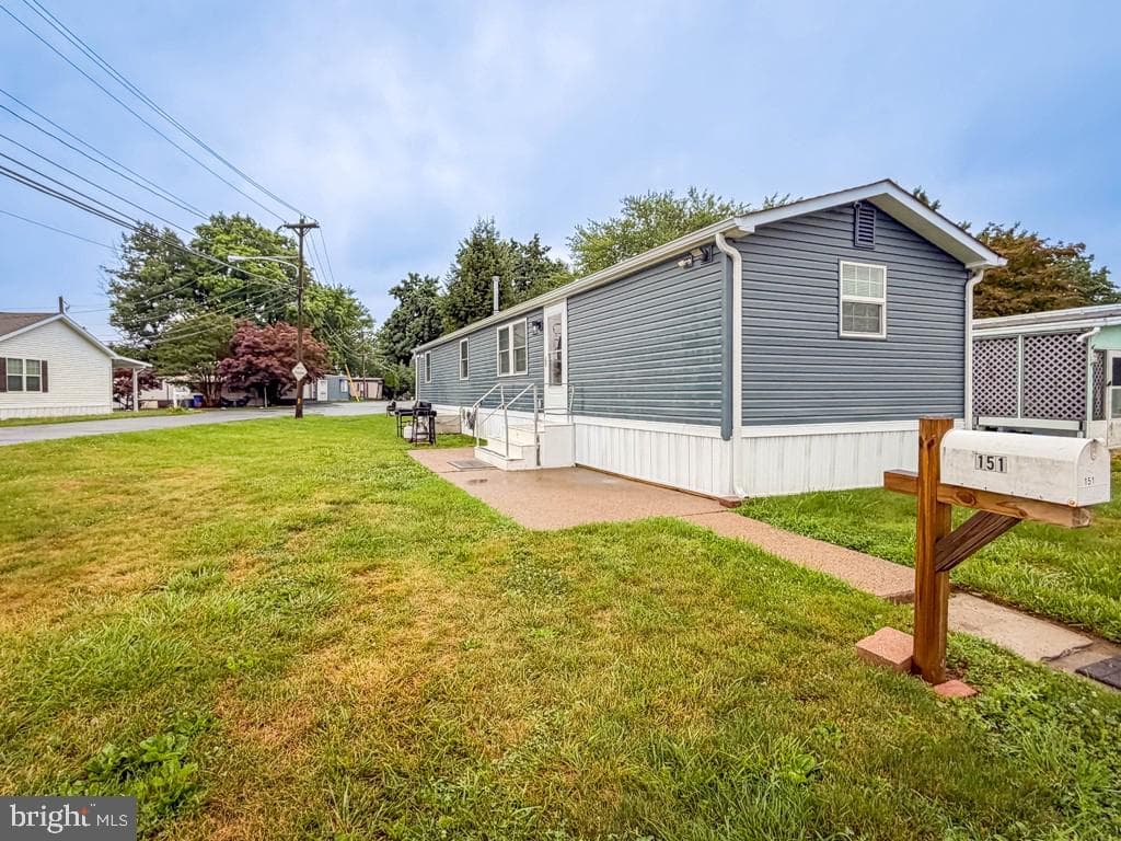 151 Harding Drive, Fairless Hills