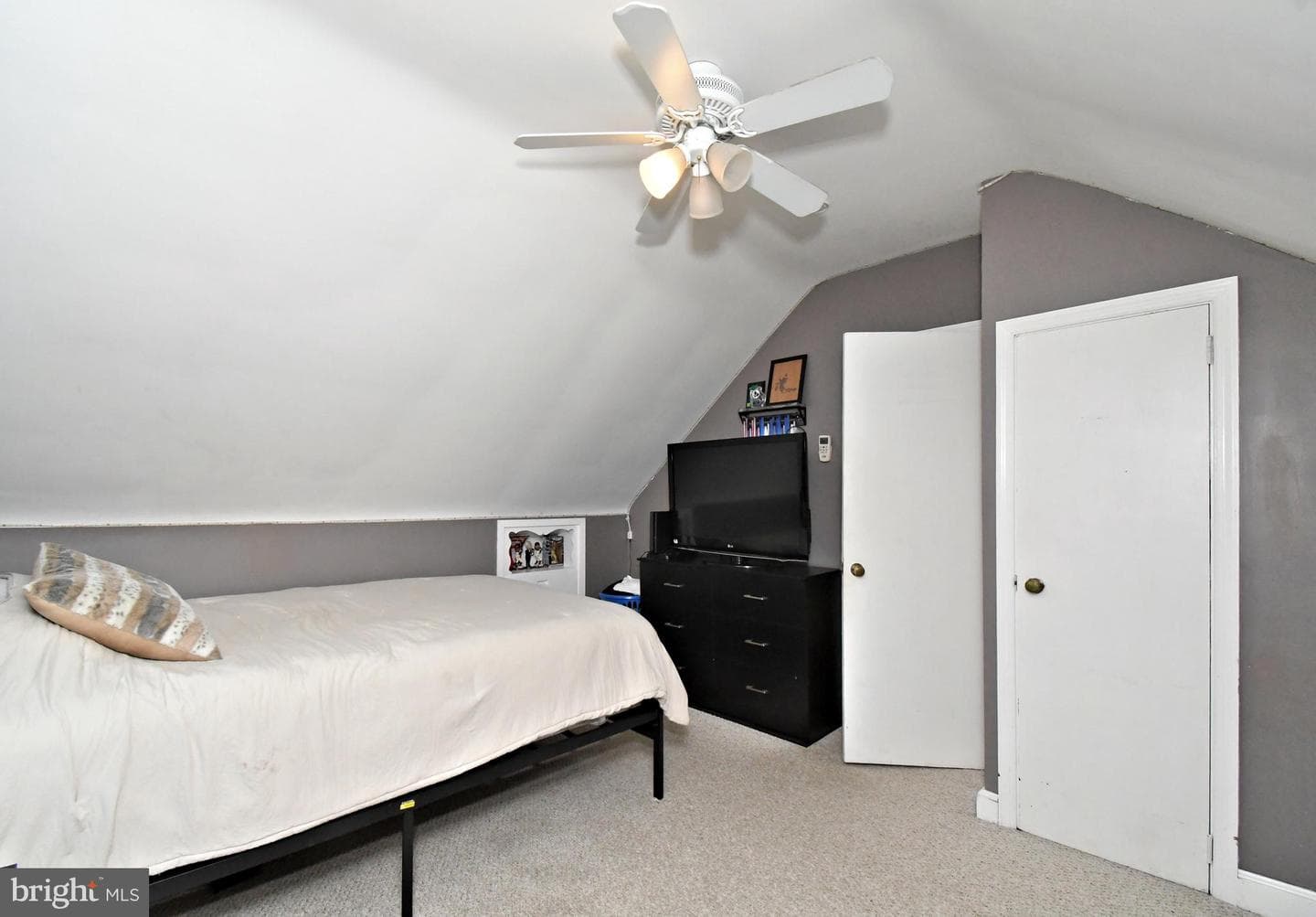 630 Elmwood Avenue photo 36