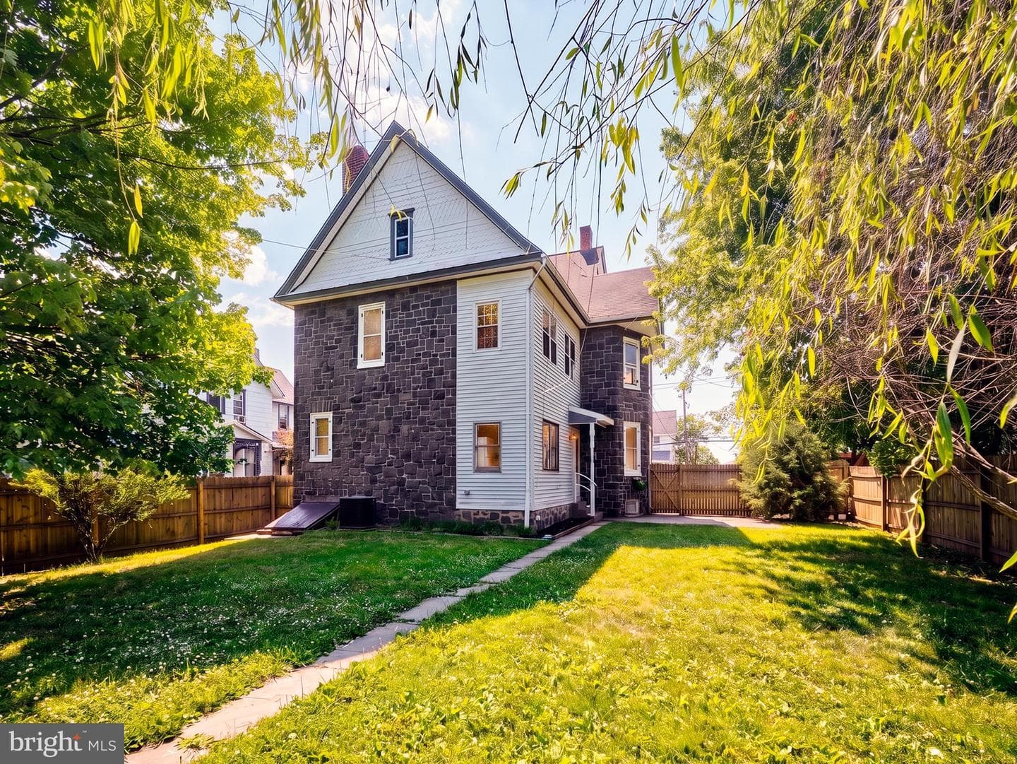 111 E Broad Street photo 25