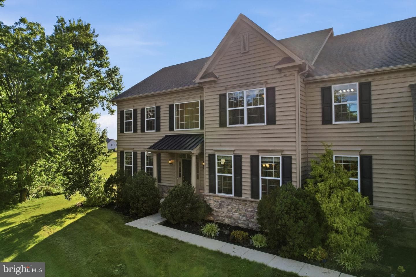 914 Hilltown Pike photo 4