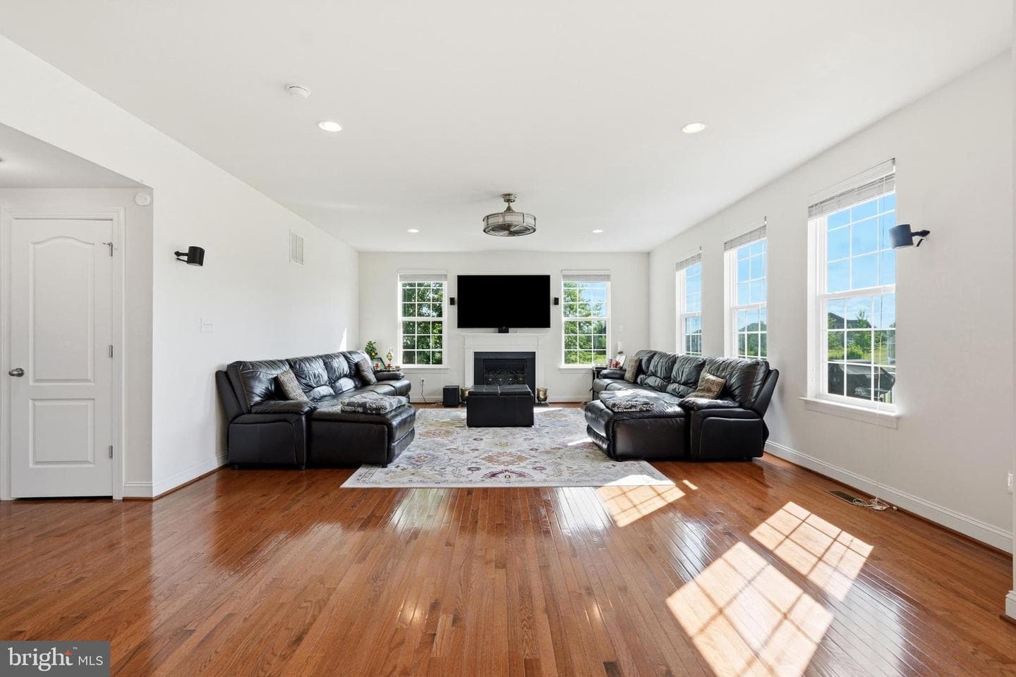 914 Hilltown Pike photo 76