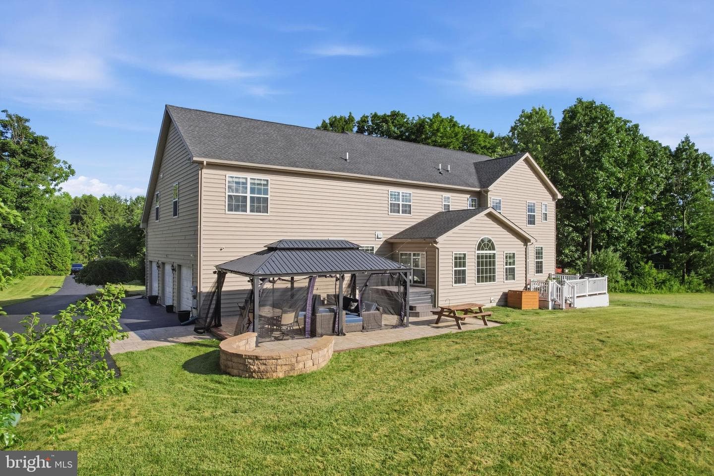914 Hilltown Pike photo 84