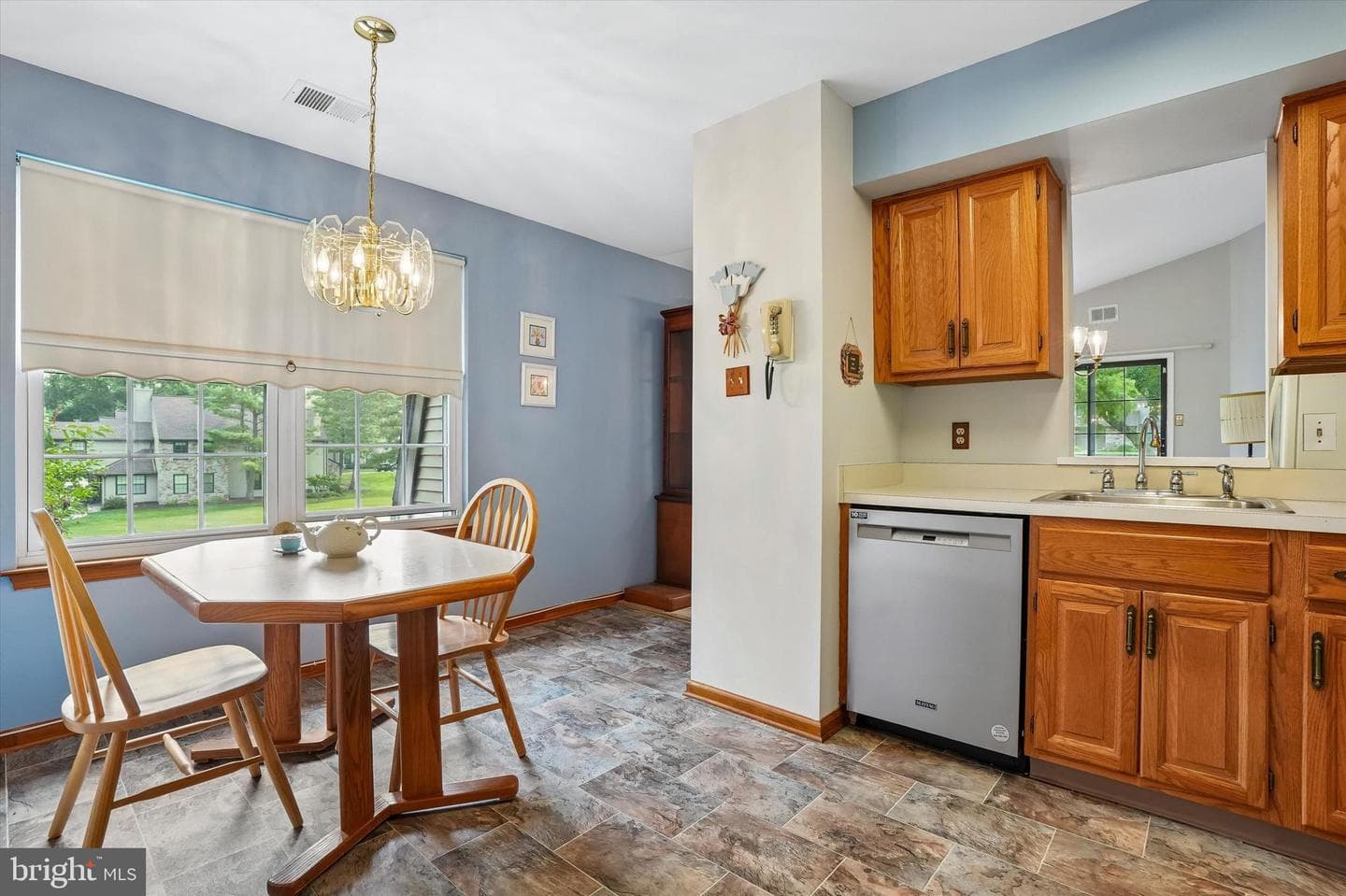 462 Redbud Court photo 10