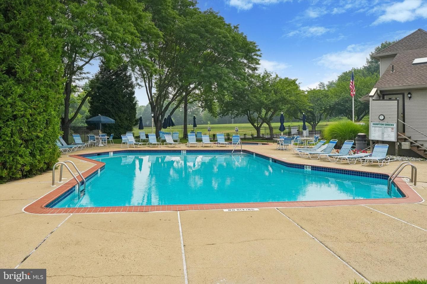 462 Redbud Court photo 16