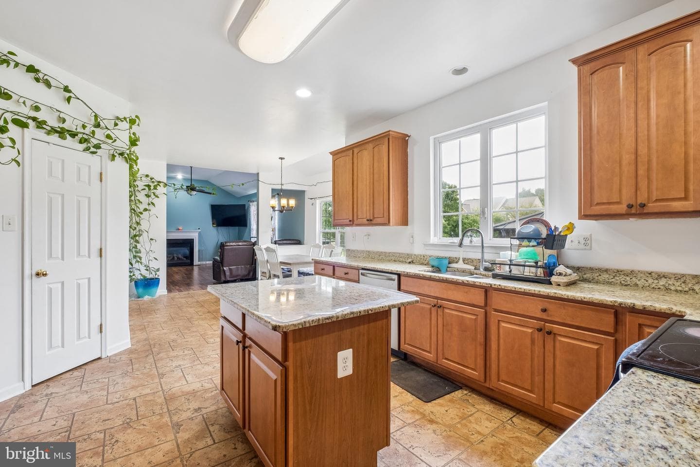 211 Tollgate Road photo 14