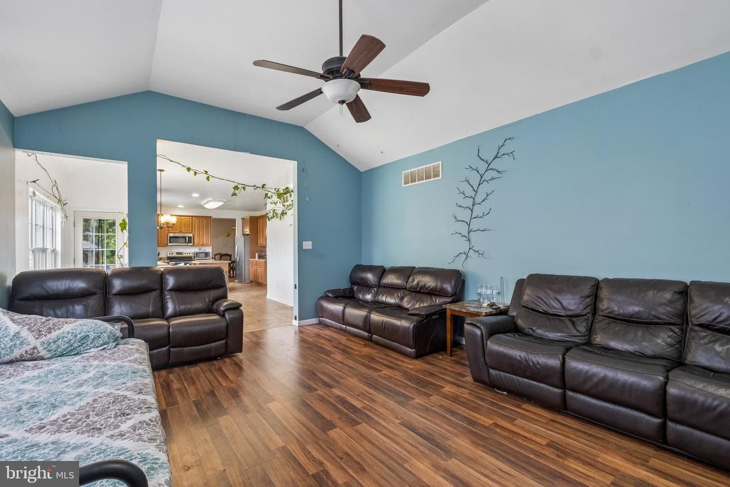 211 Tollgate Road photo 19