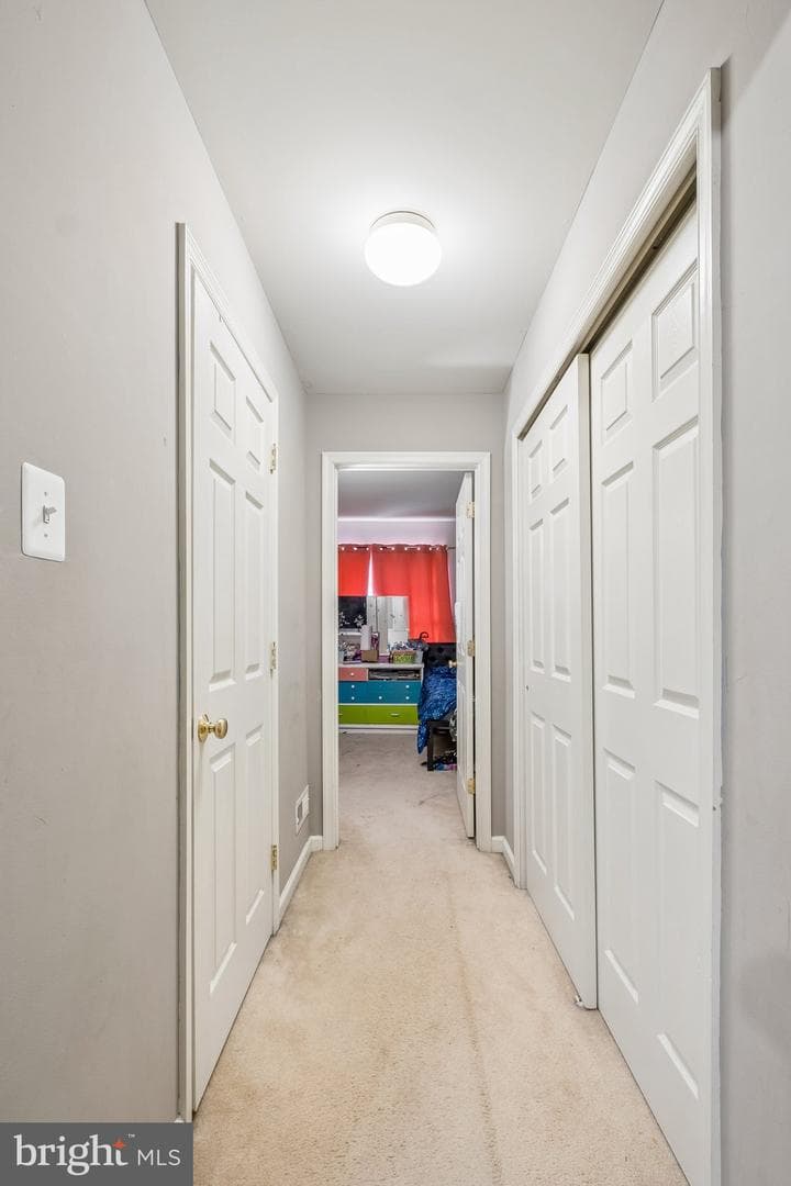 211 Tollgate Road photo 33