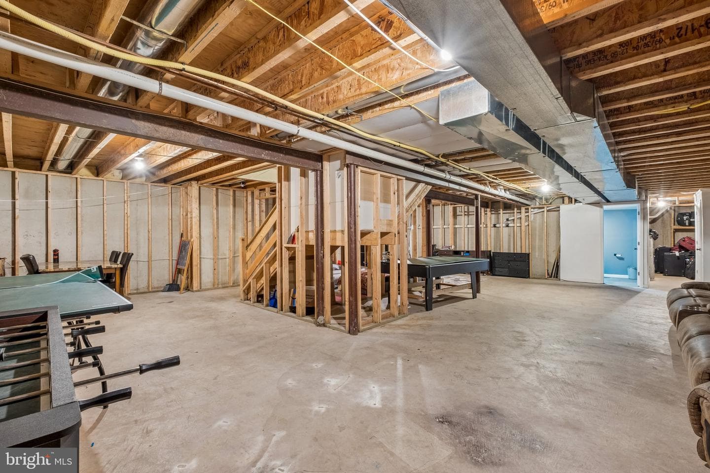 211 Tollgate Road photo 37