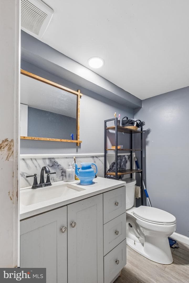 211 Tollgate Road photo 39