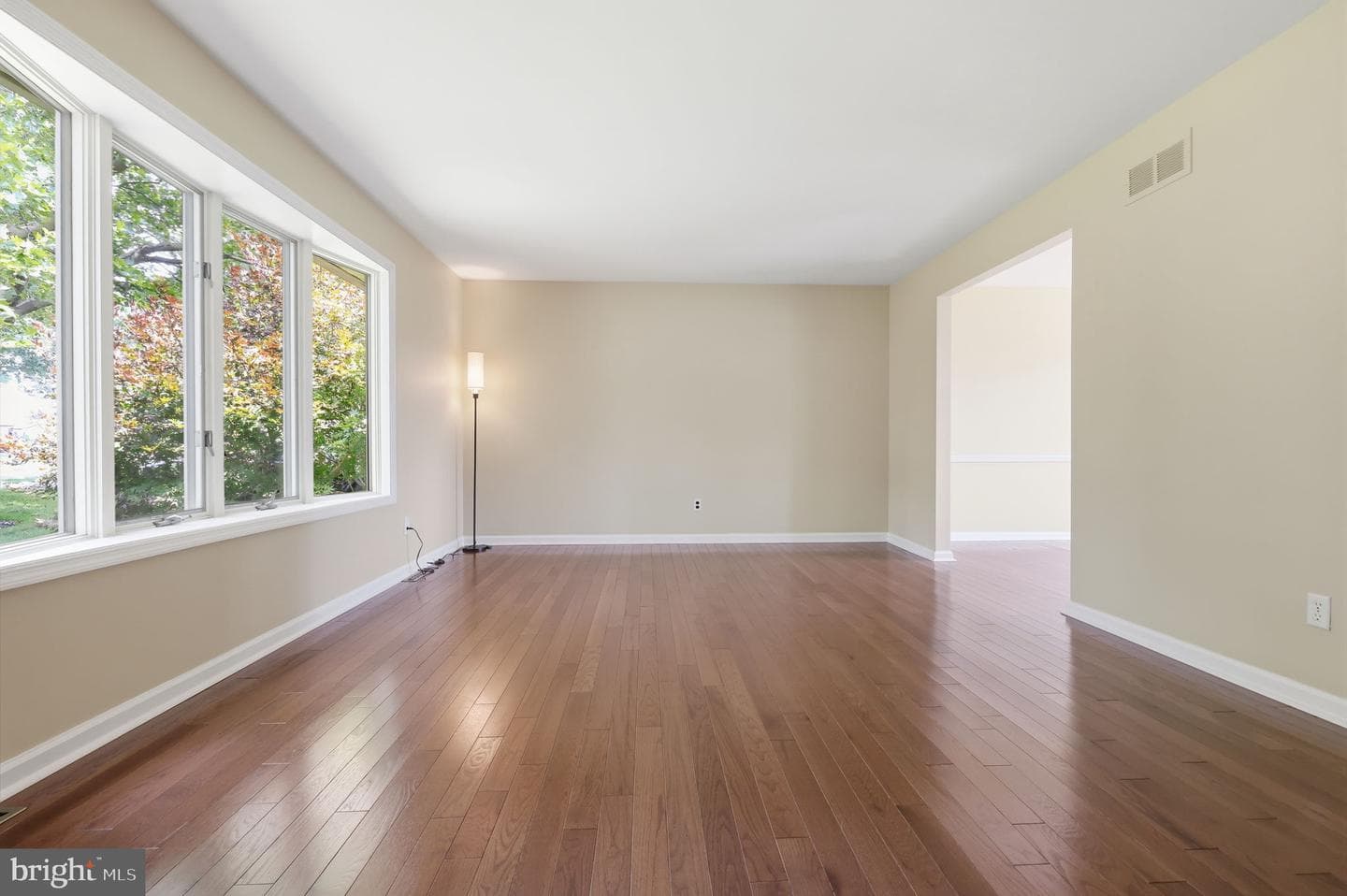 572 Sterling Street photo 15