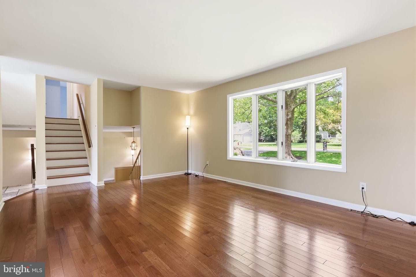 572 Sterling Street photo 17