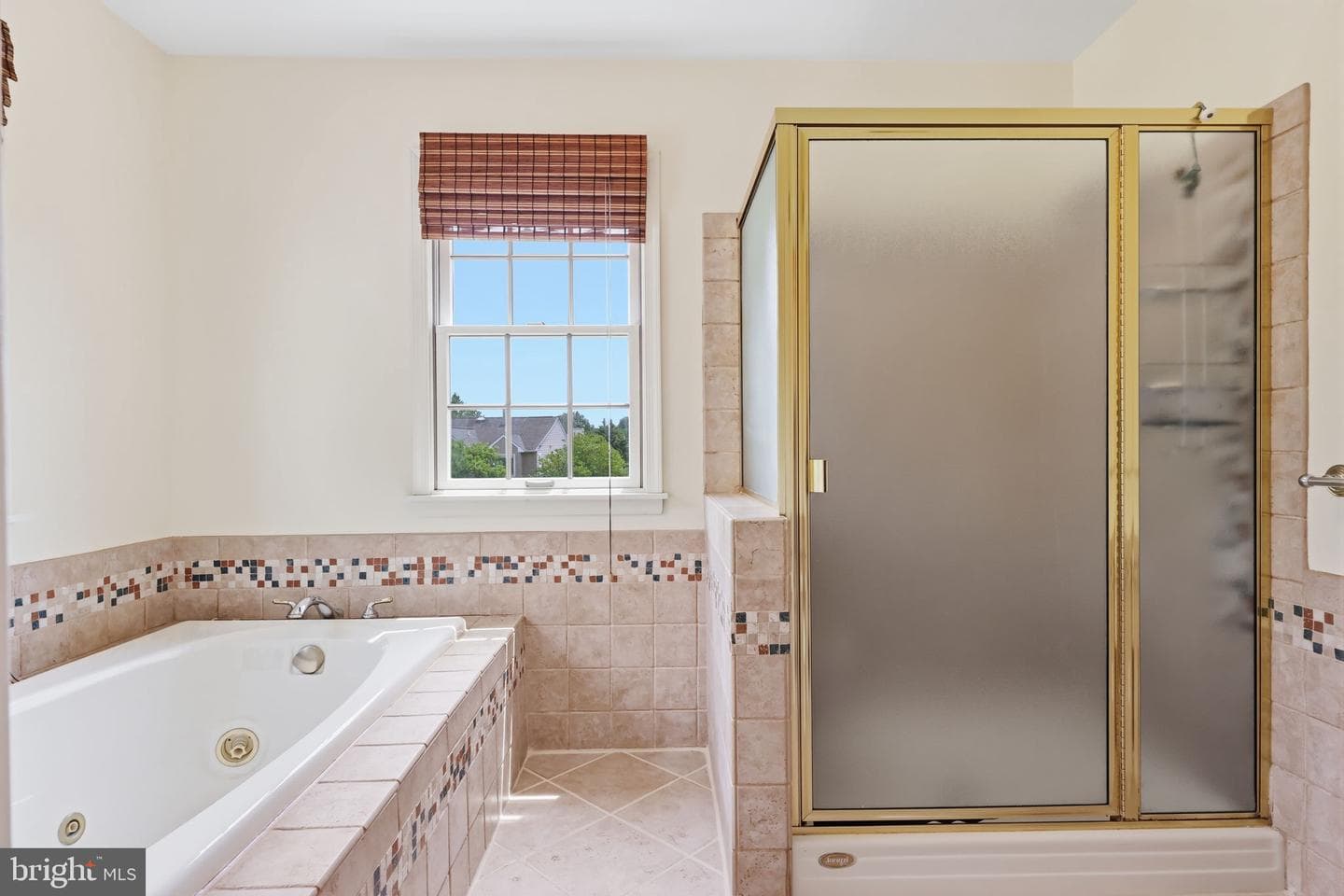 572 Sterling Street photo 34