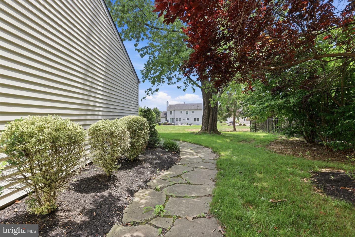572 Sterling Street photo 45