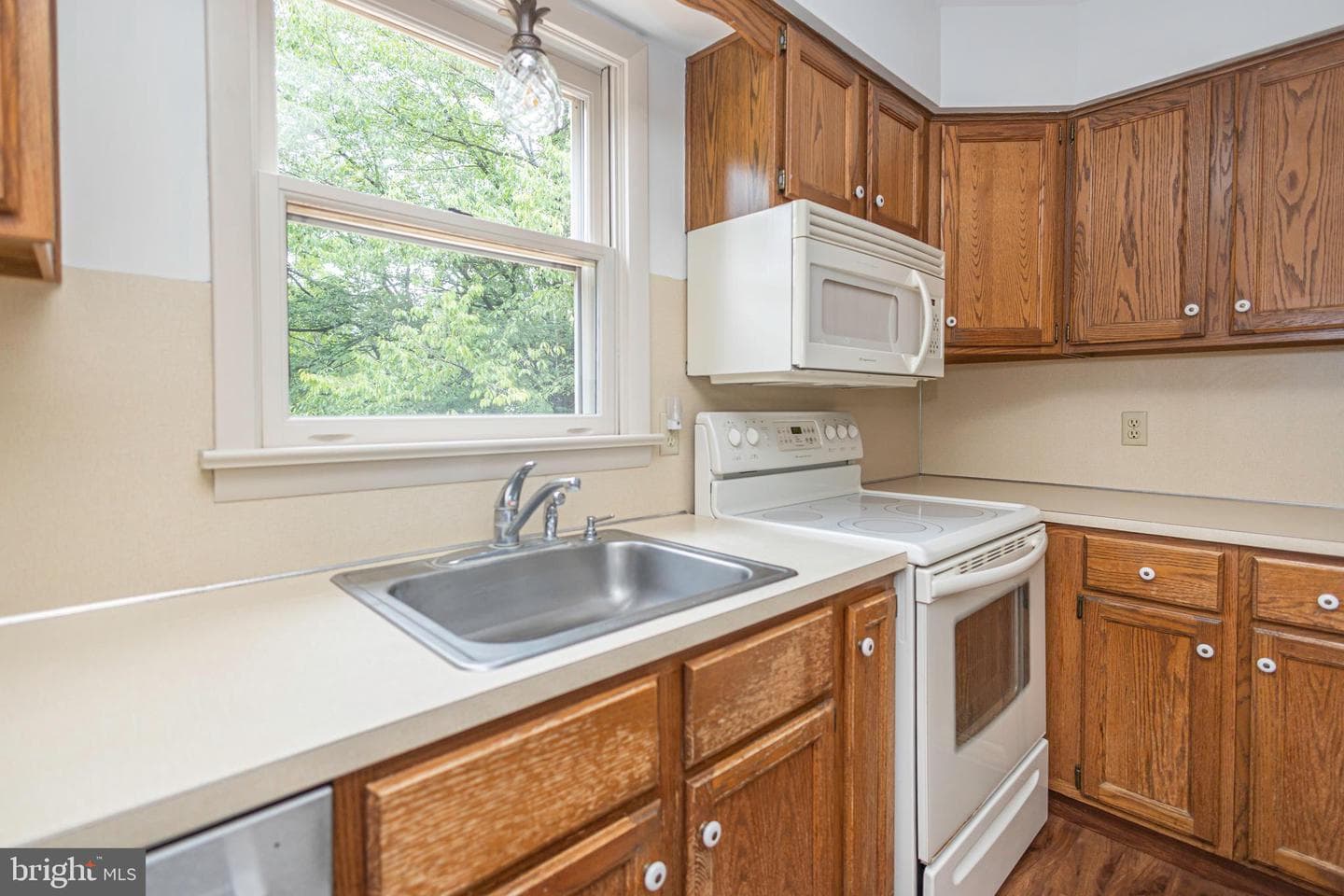 327 Thistle Lane photo 18