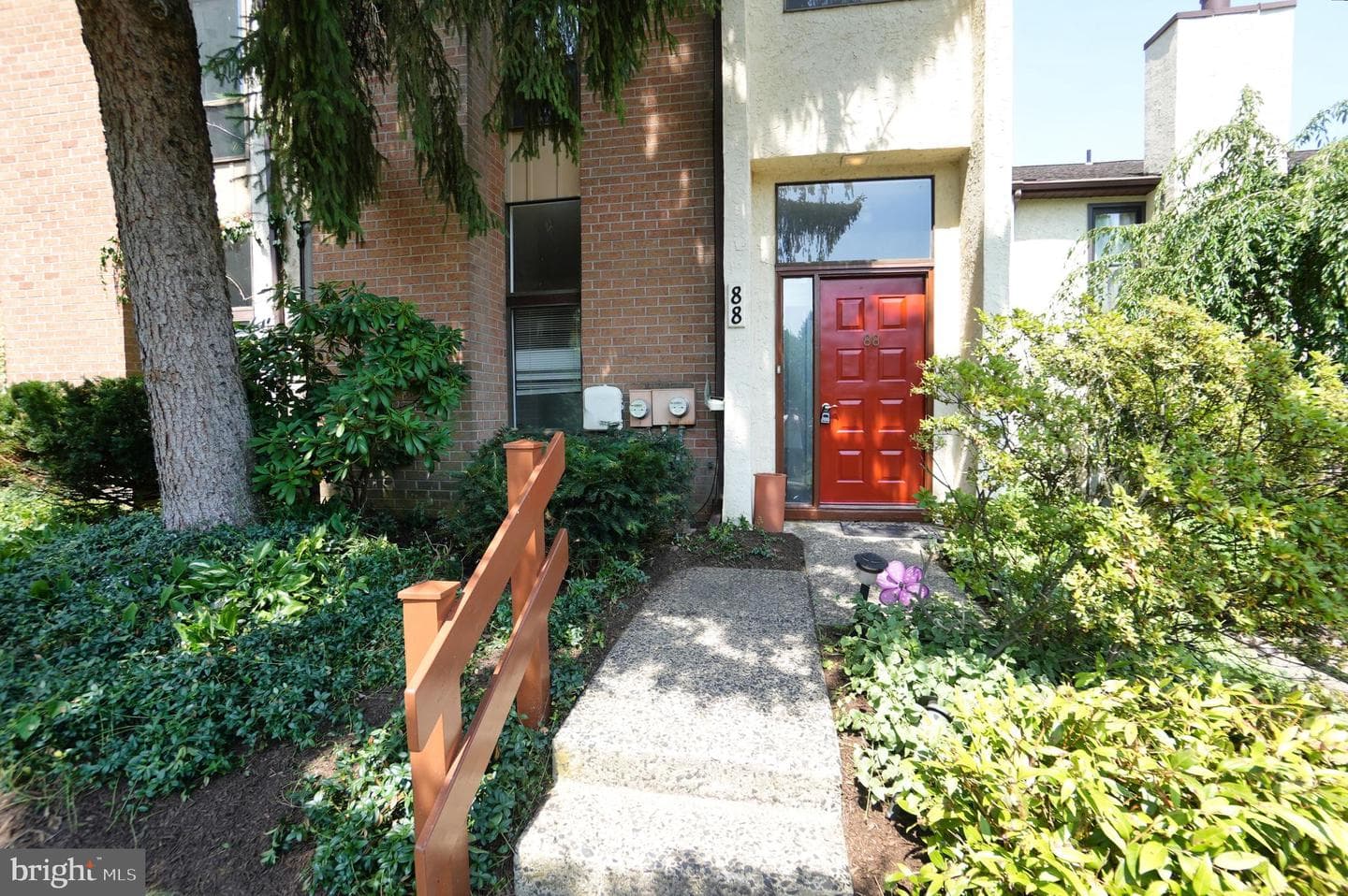 88 Palace Court photo 3