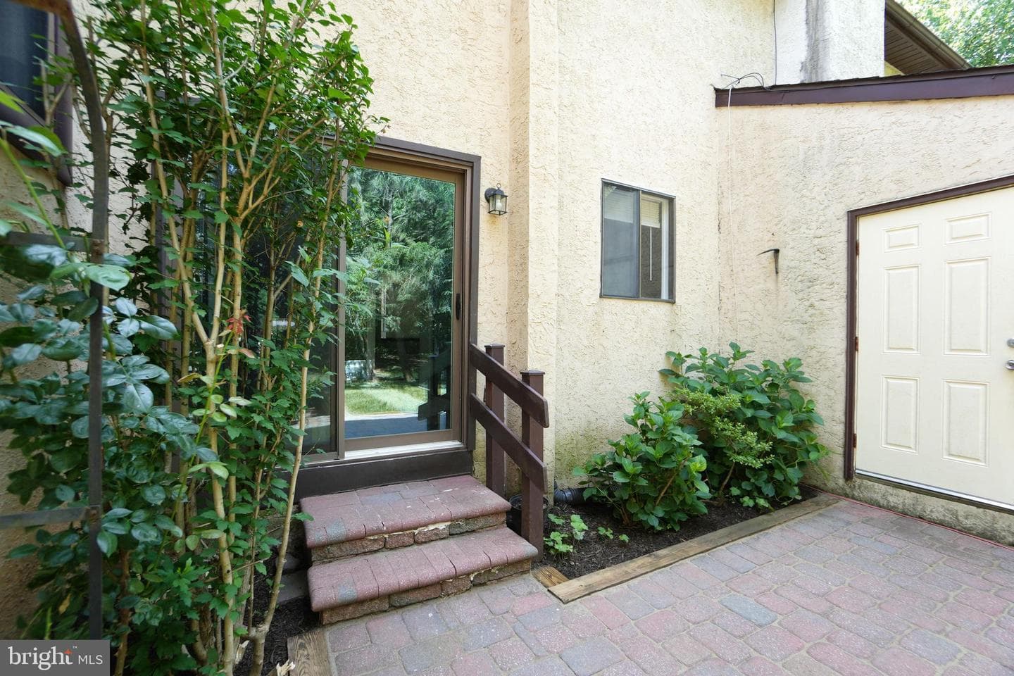 88 Palace Court photo 48