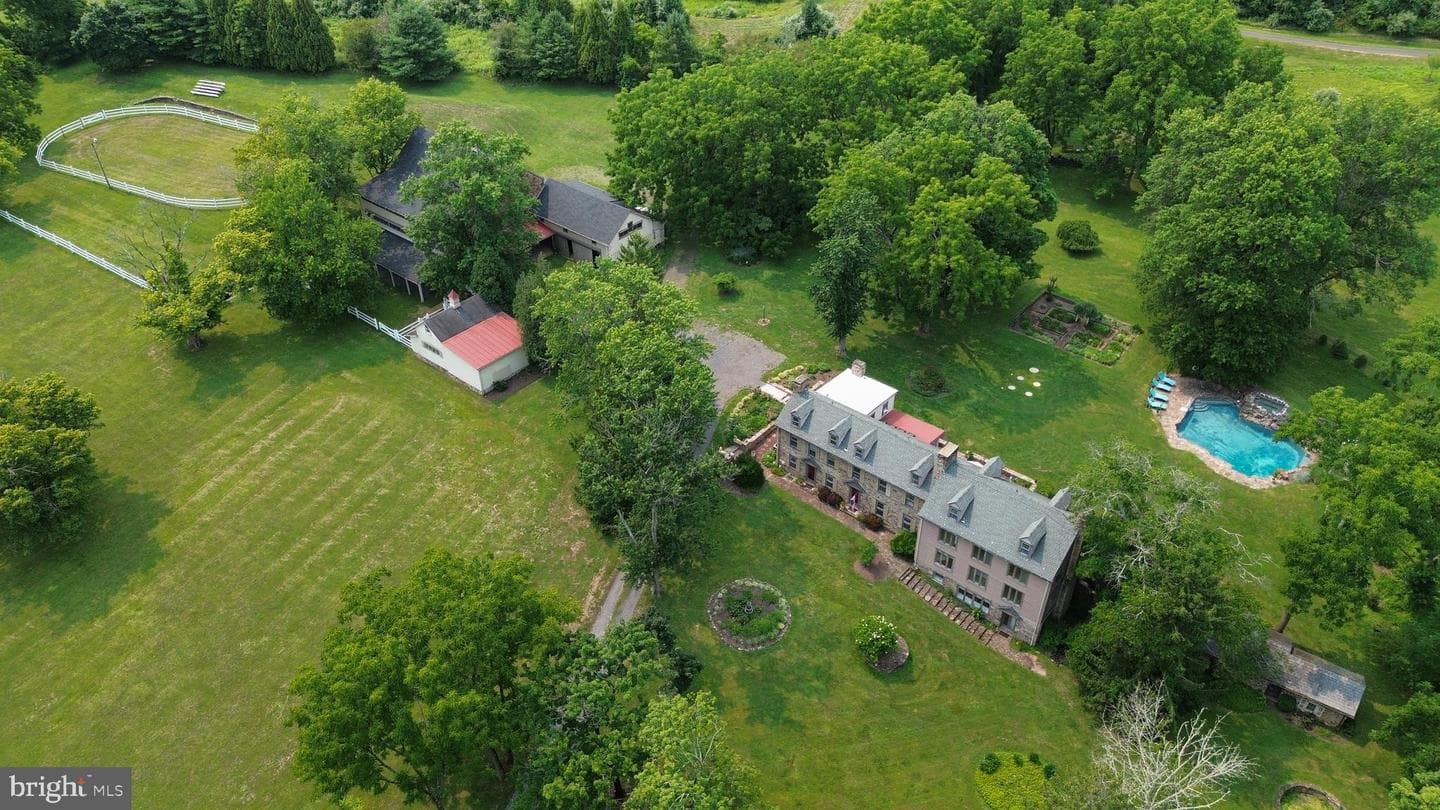 5792 Carversville Road photo 3