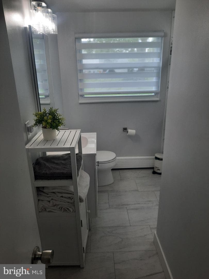 677 Clifford Street photo 11