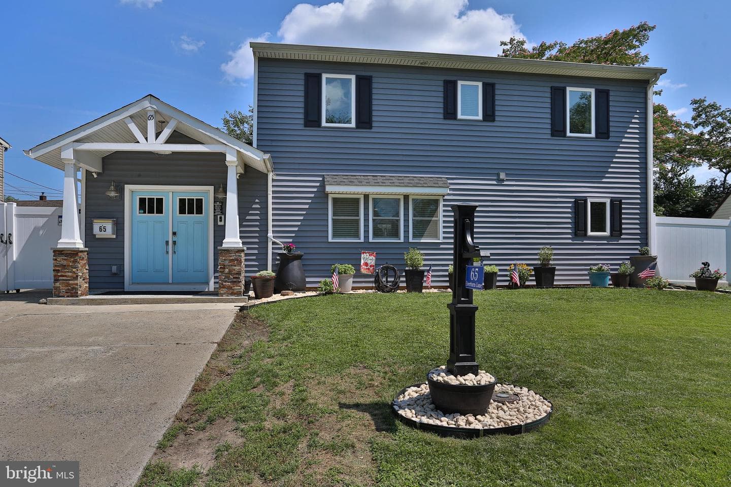 65 Everturn Lane, Levittown