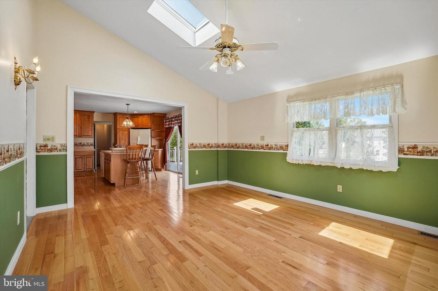 52 Castlewood Drive photo 13