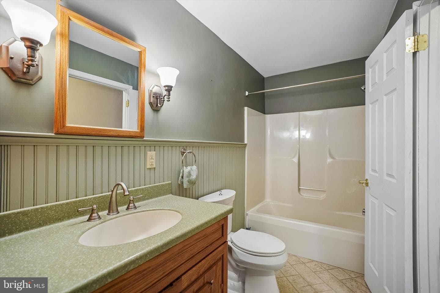 52 Castlewood Drive photo 16