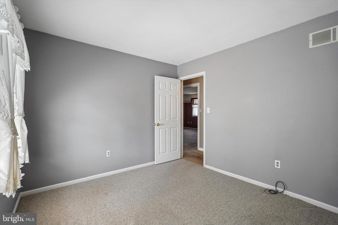 52 Castlewood Drive photo 22