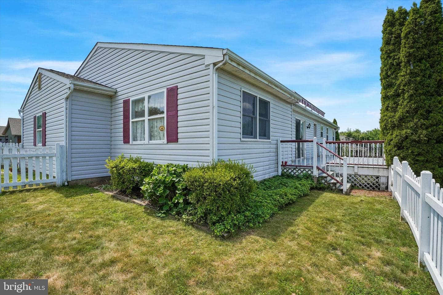 52 Castlewood Drive photo 37