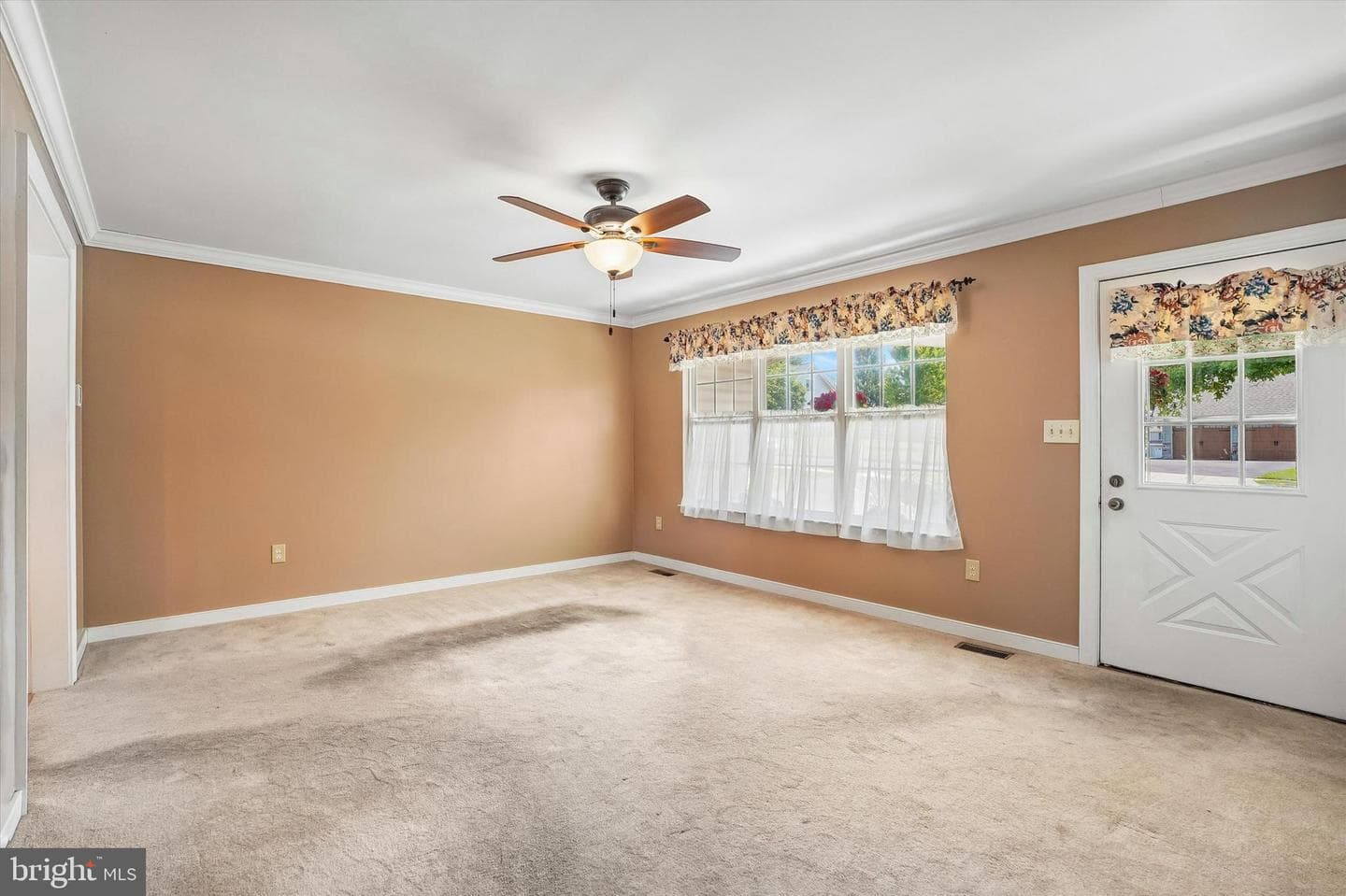 52 Castlewood Drive photo 7