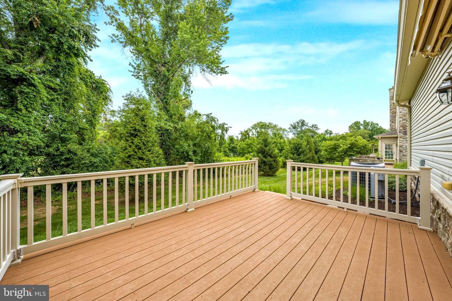 282 Willow Drive photo 6