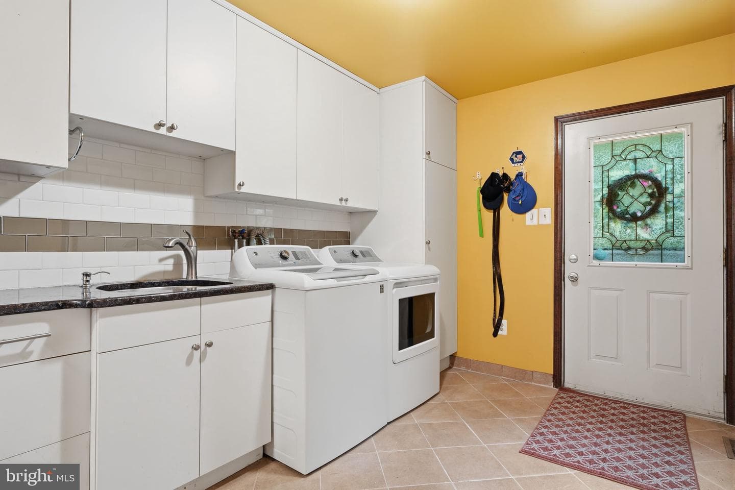 560 Lower Holland Road photo 19