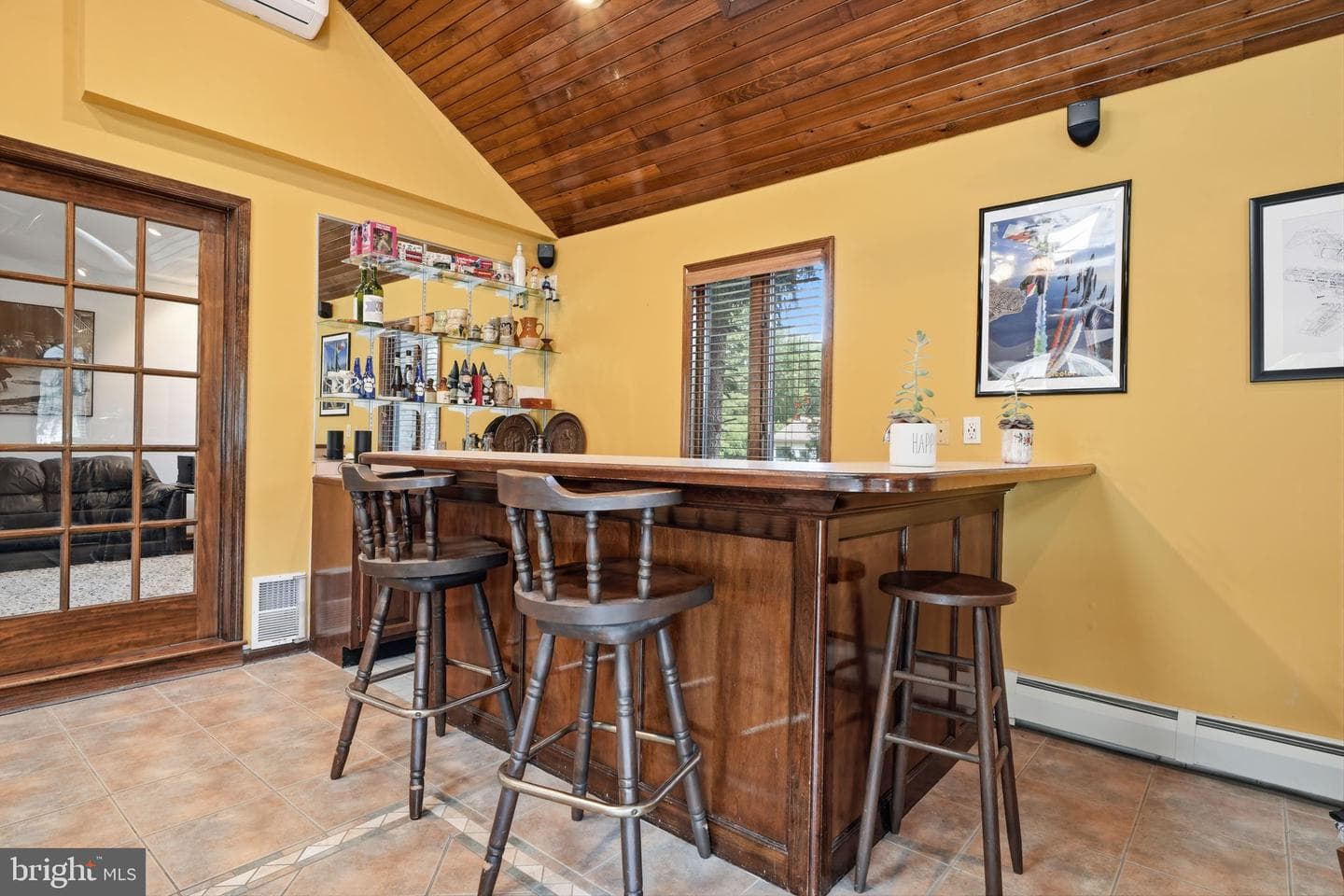 560 Lower Holland Road photo 21