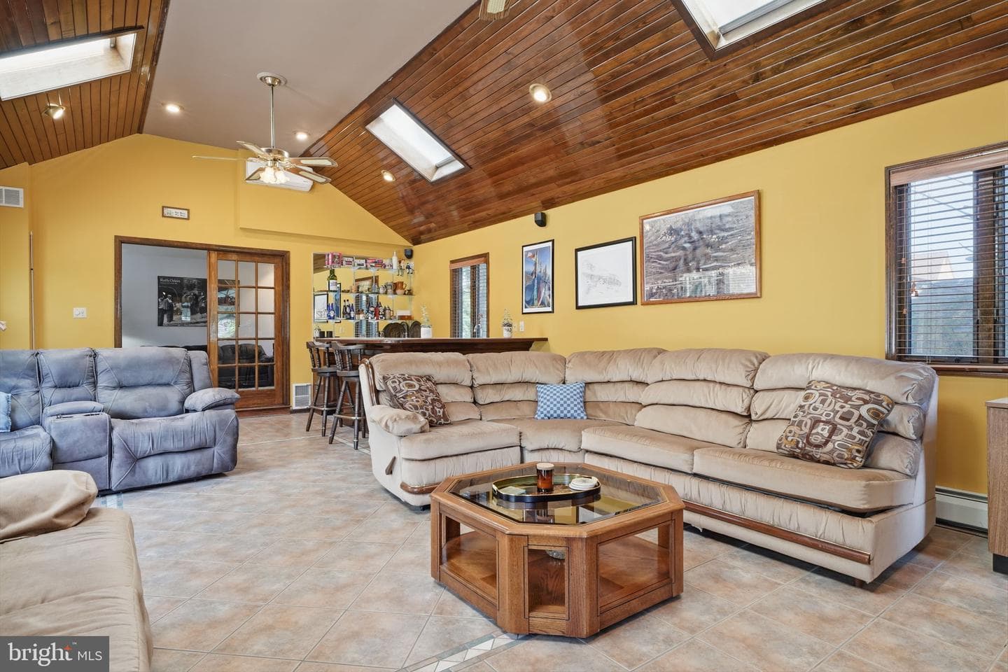 560 Lower Holland Road photo 25