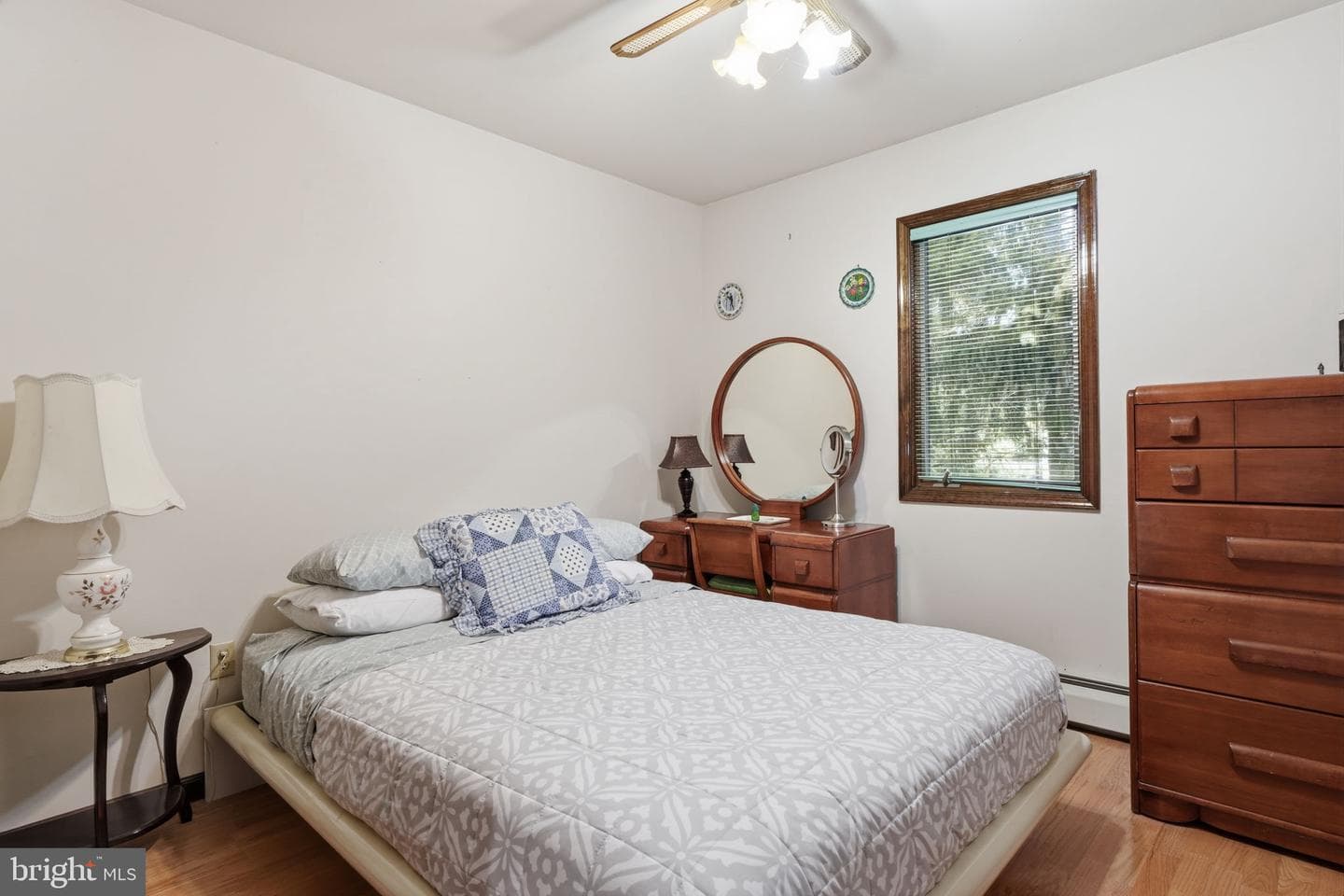 560 Lower Holland Road photo 29