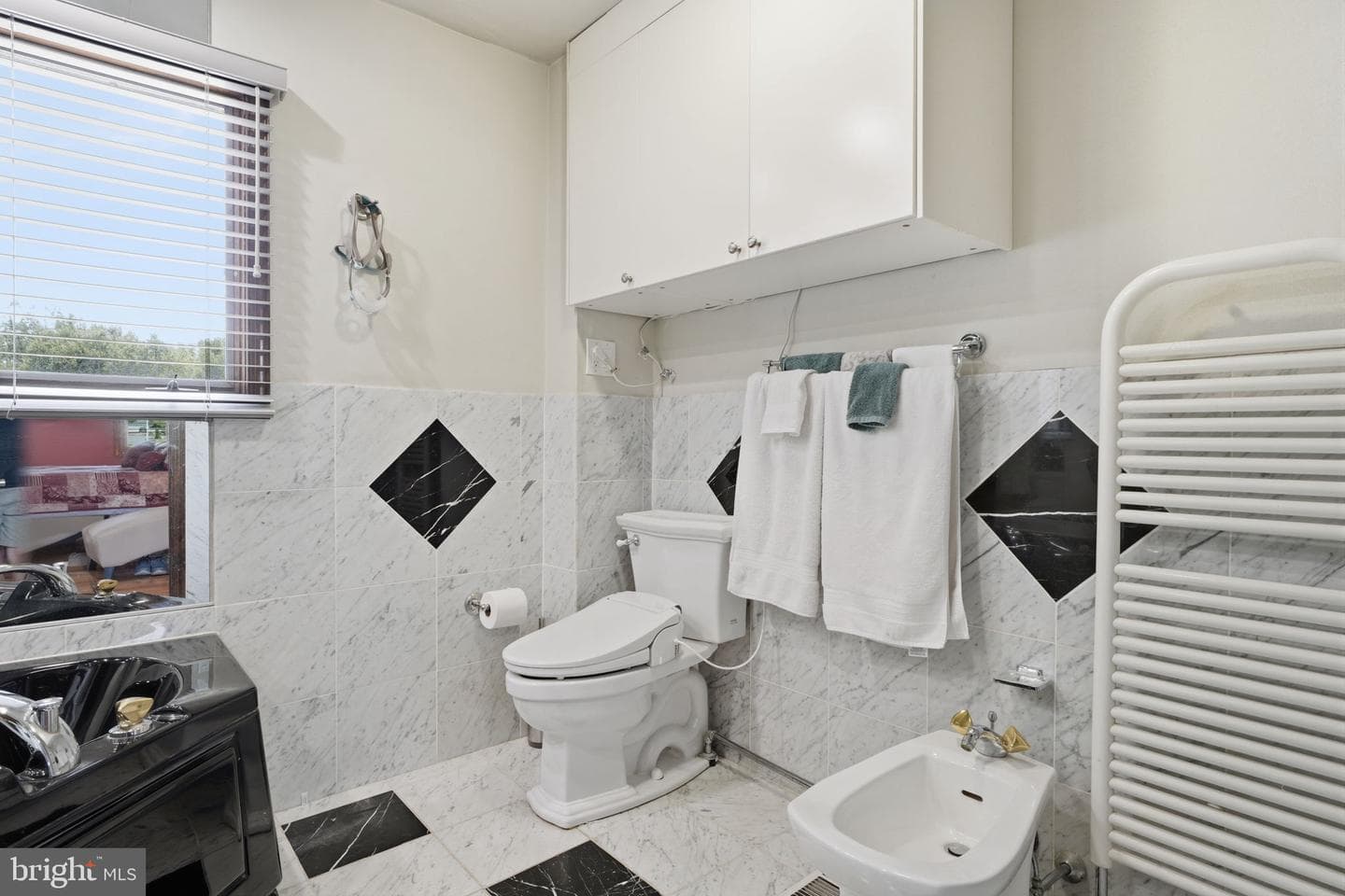 560 Lower Holland Road photo 32