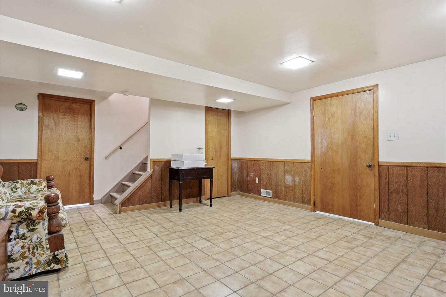 560 Lower Holland Road photo 48