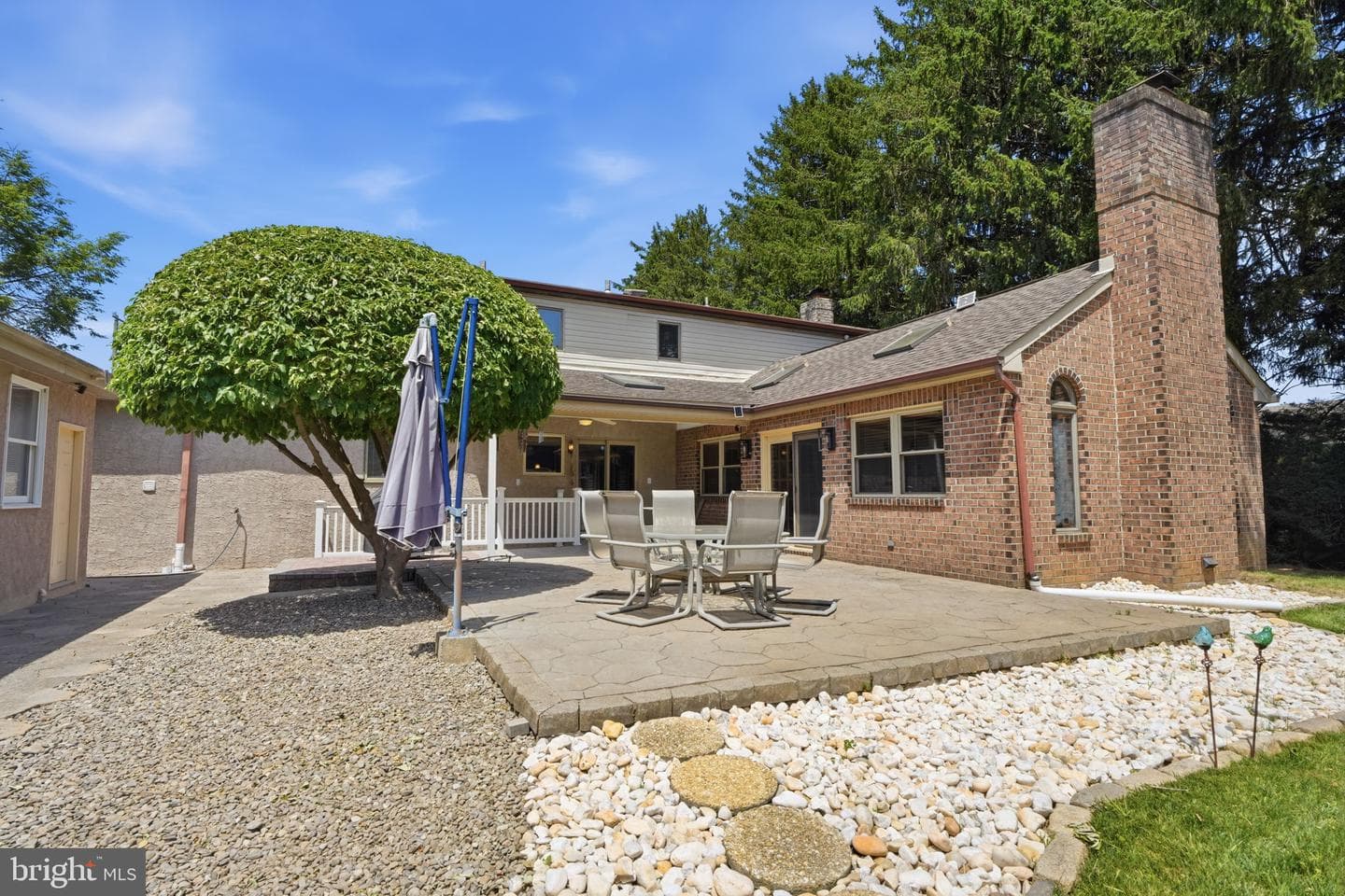 560 Lower Holland Road photo 54
