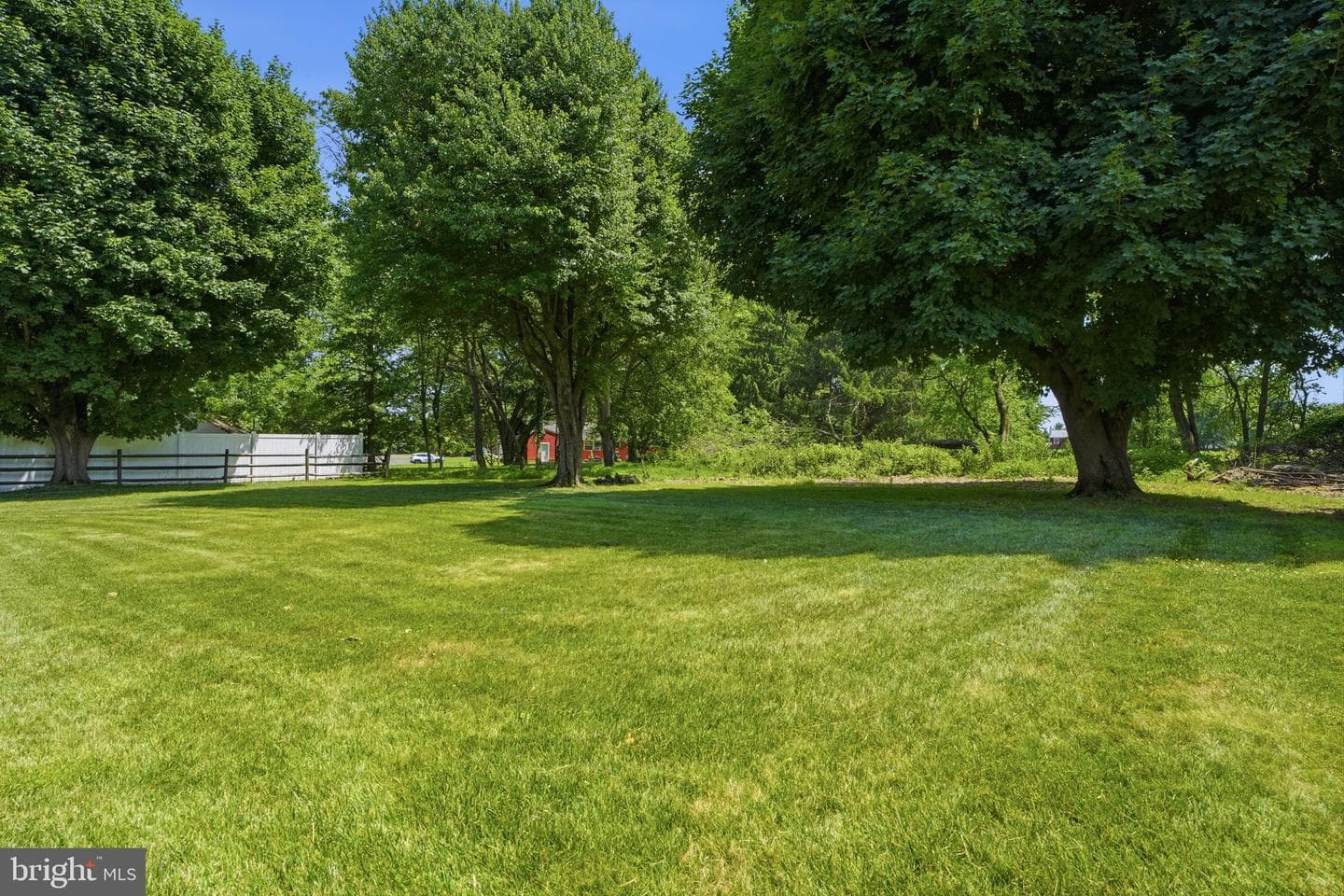 560 Lower Holland Road photo 62